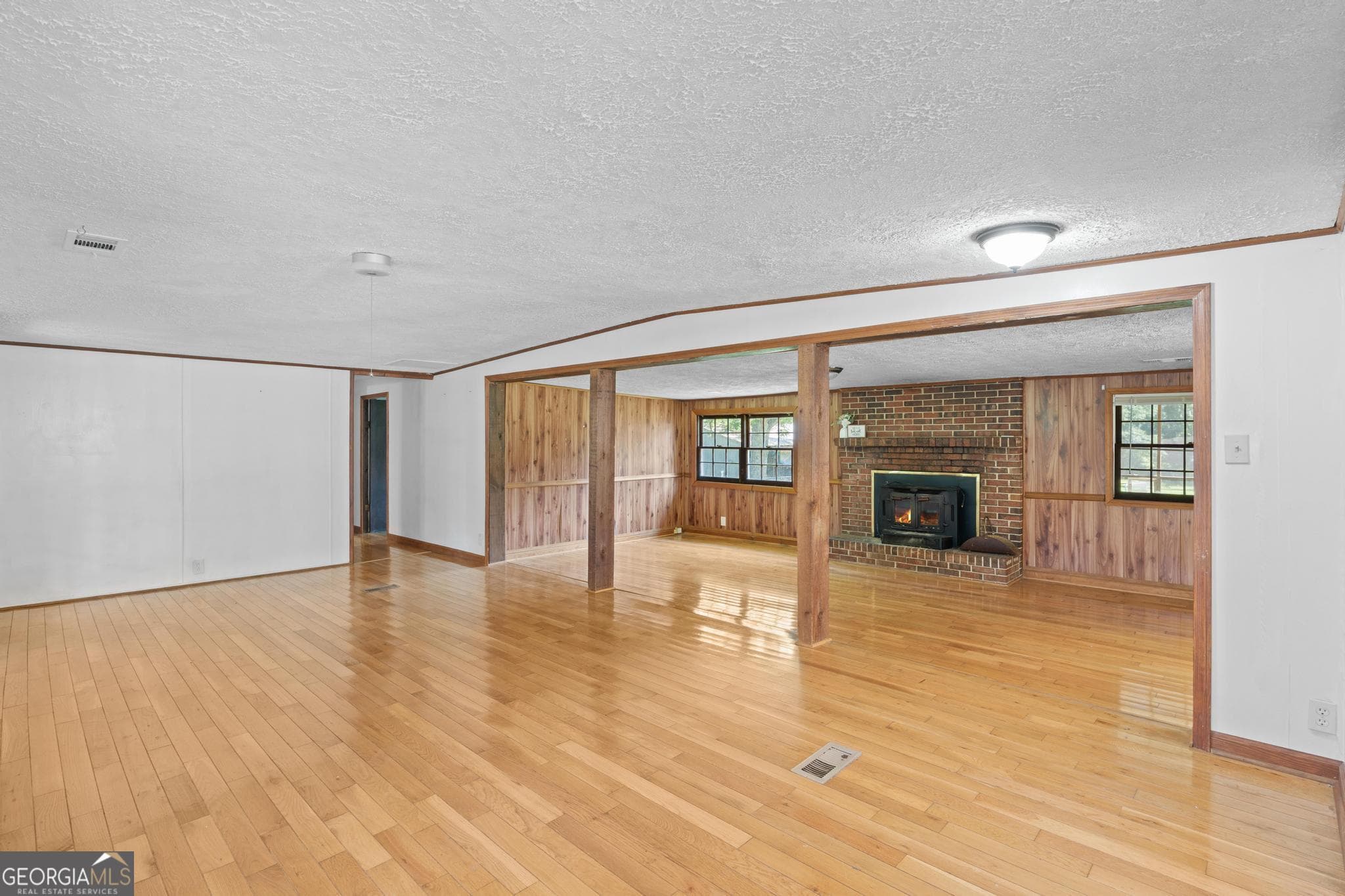 3 bedroom, 2 bathroom, 1,580 sq ft manufactured home,single family residence for sale at 176 Midland Street, Williamson, GA 30292 — photo 9