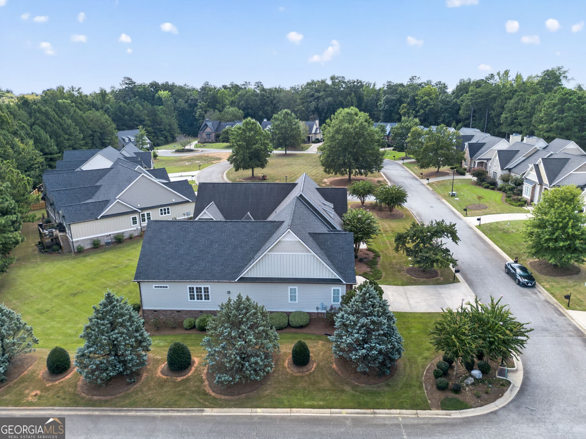3 bedroom, 2 bathroom, 2,224 sq ft single family residence for sale at 402 Leamington Lane, Macon, GA 31220 — photo 2