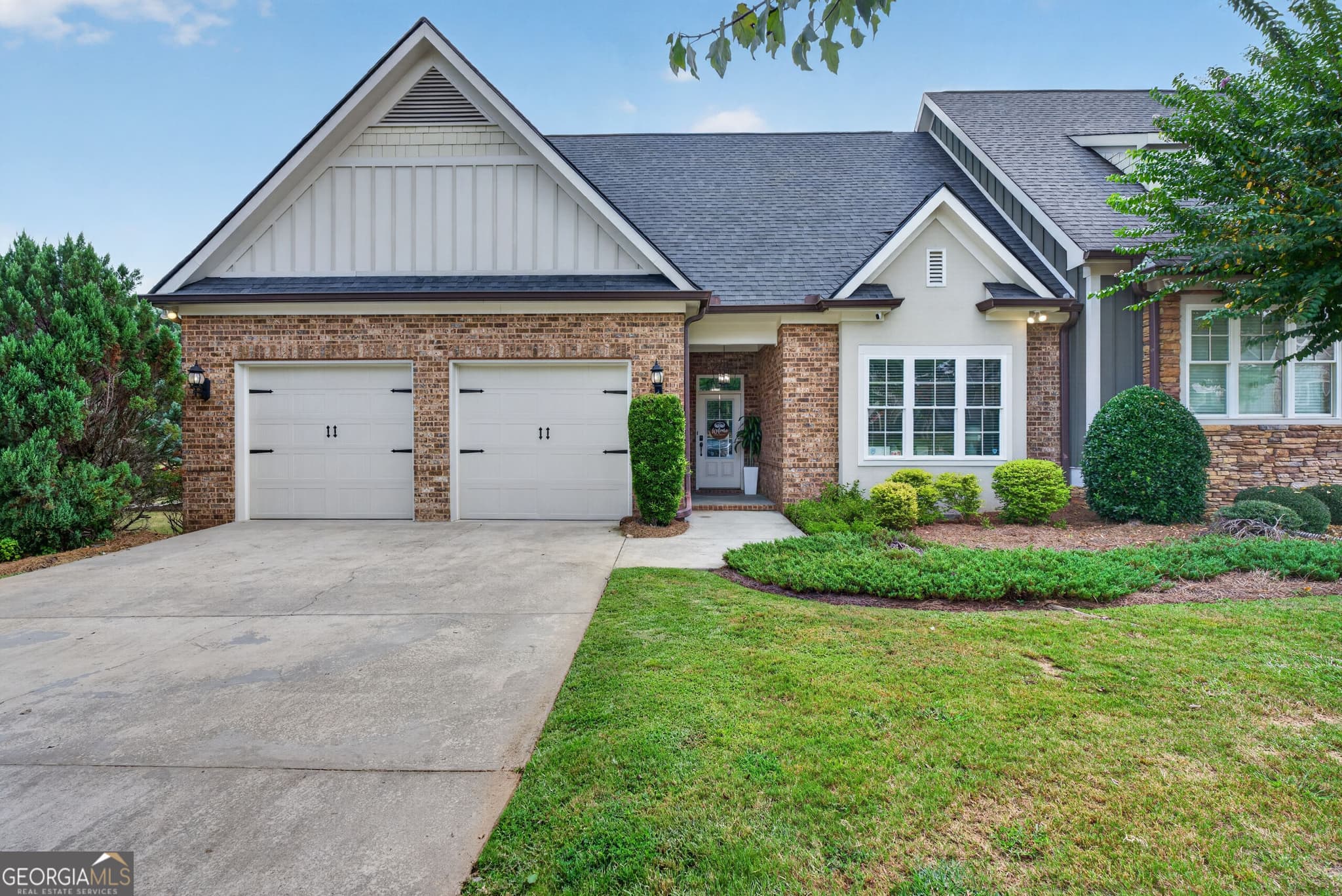 3 bedroom, 2 bathroom, 2,224 sq ft single family residence for sale at 402 Leamington Lane, Macon, GA 31220 — photo 6