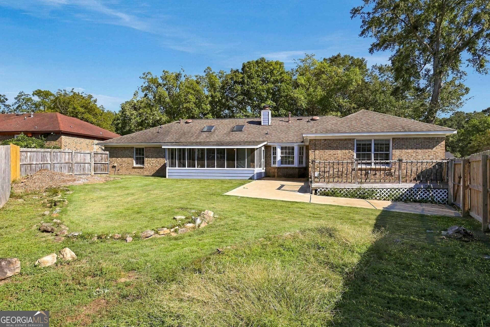 4 bedroom, 2.5 bathroom, 2,515 sq ft single family residence for sale at 4303 Castlewood Parkway, Columbus, GA 31907 — photo 5