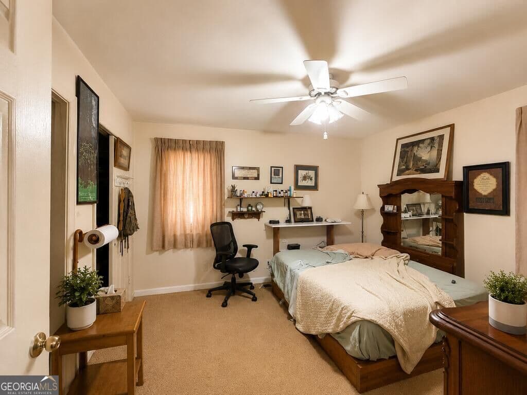 3 bedroom, 2 bathroom, 1,811 sq ft single family residence for sale at 4917 Holly Hill Road, Albany, GA 31721 — photo 5