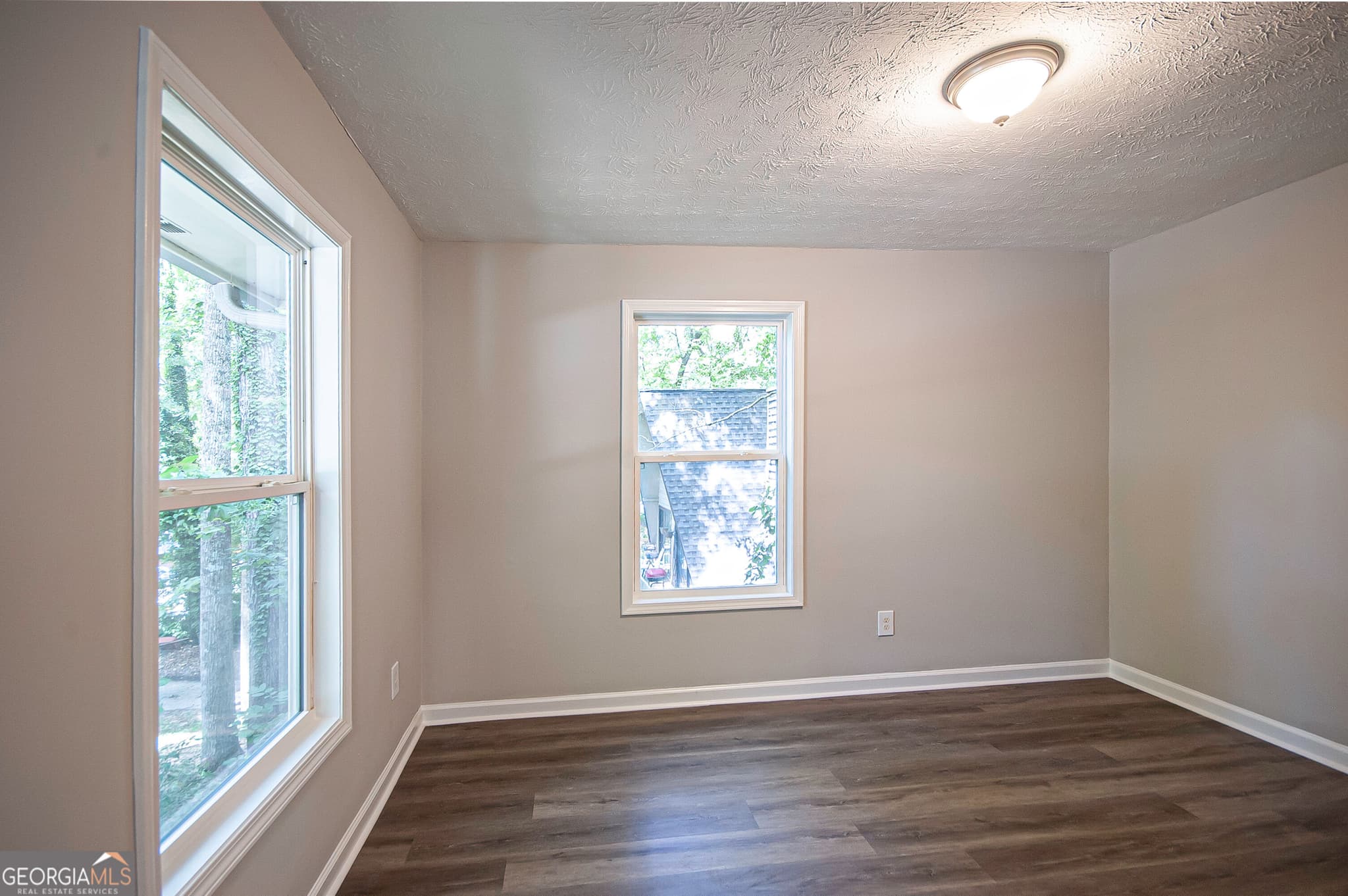 3 bedroom, 2 bathroom, 1,287 sq ft single family residence for sale at 8454 Hightower Trail, Snellville, GA 30039 — photo 9