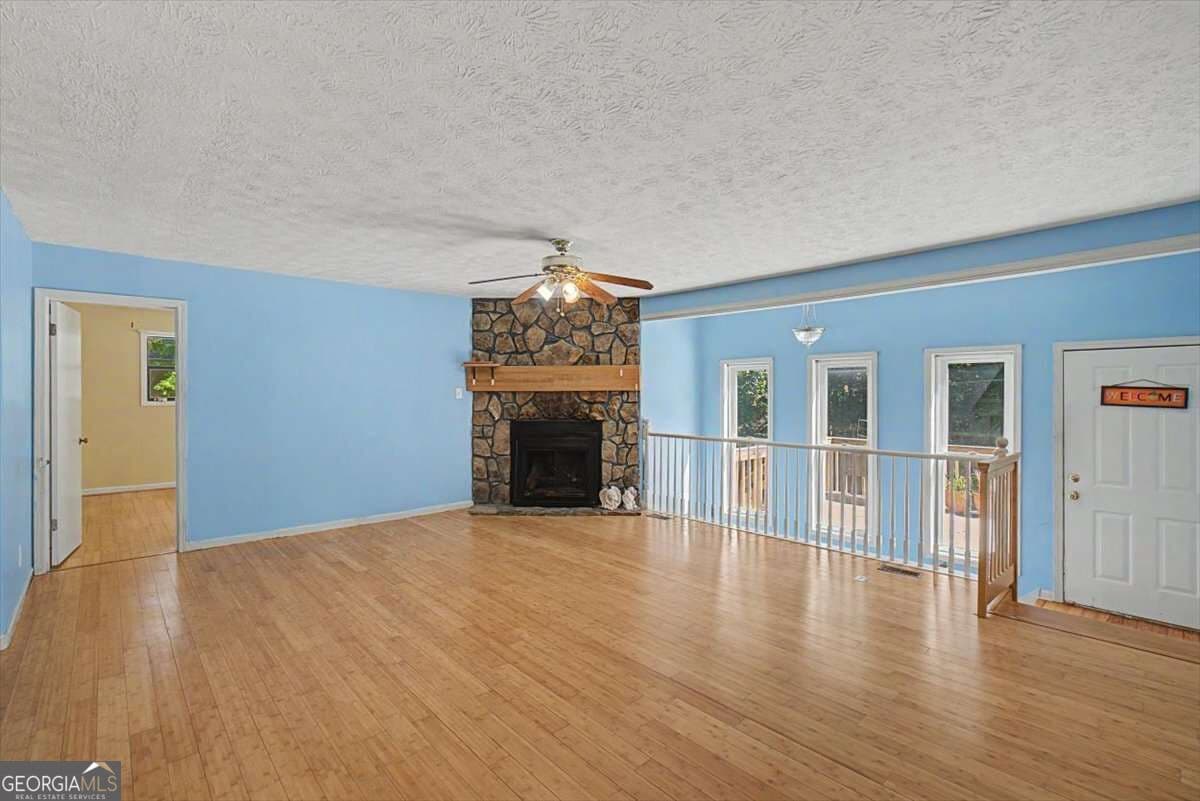 3 bedroom, 3 bathroom, 2,244 sq ft single family residence for sale at 2276 Mohawk Trail, Acworth, GA 30102 — photo 3