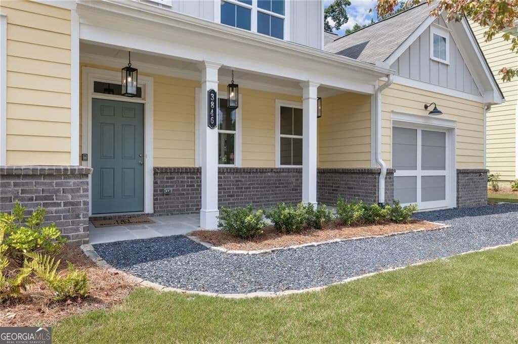 4 bedroom, 2.5 bathroom, 2,030 sq ft single family residence for sale at 3846 Cottage Circle, Clarkston, GA 30021 — photo 2