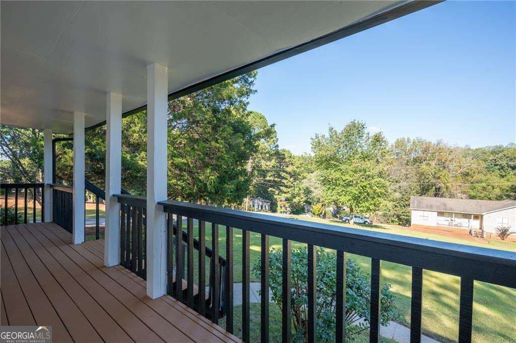 5 bedroom, 2 bathroom, 1,512 sq ft single family residence for sale at 303 Old Farm Road, Woodstock, GA 30188 — photo 3