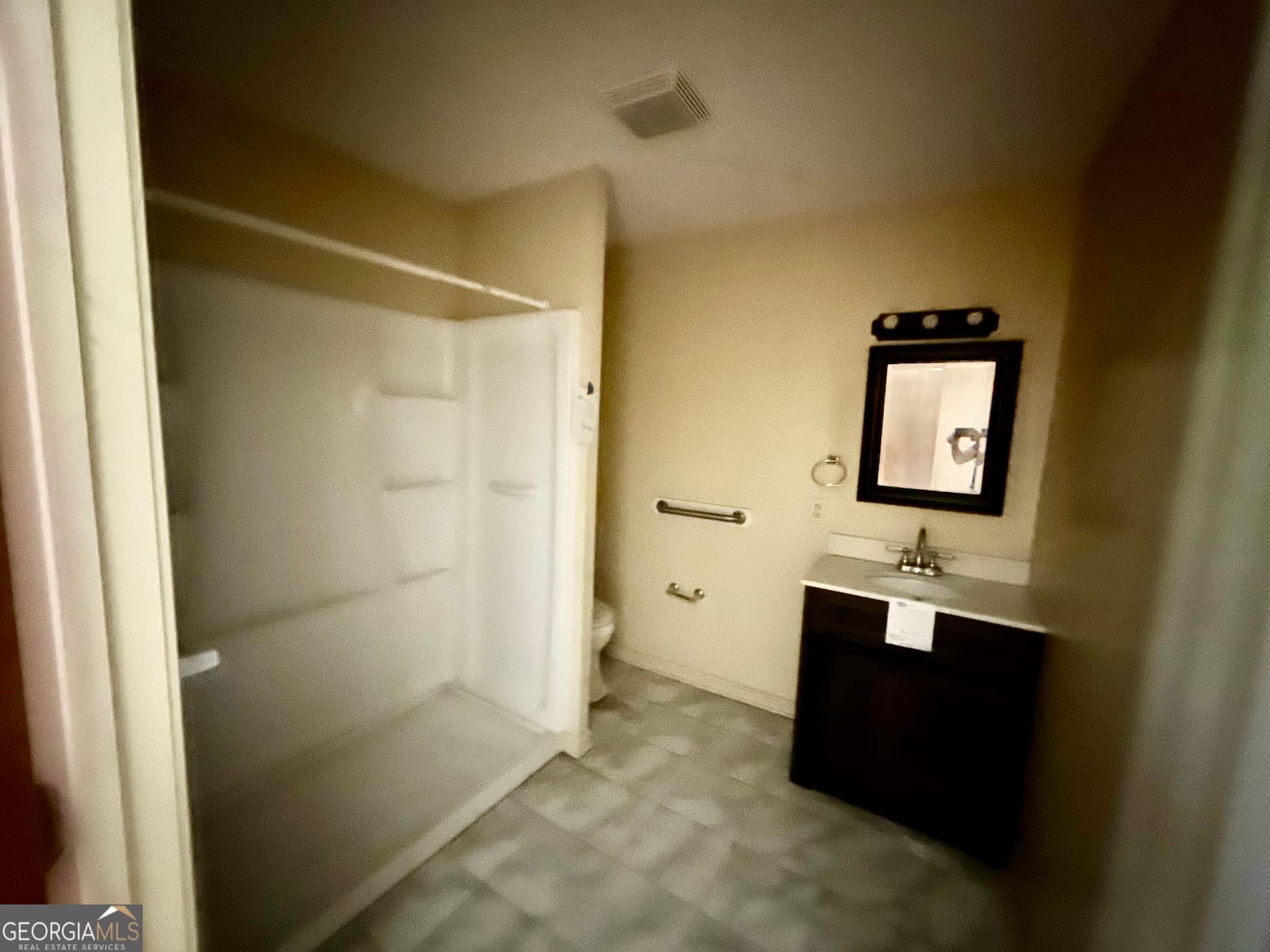 3 bedroom, 3 bathroom, 1,798 sq ft single family residence under contract at 2109 Maple Dr N., Vidalia, GA 30474 — photo 8