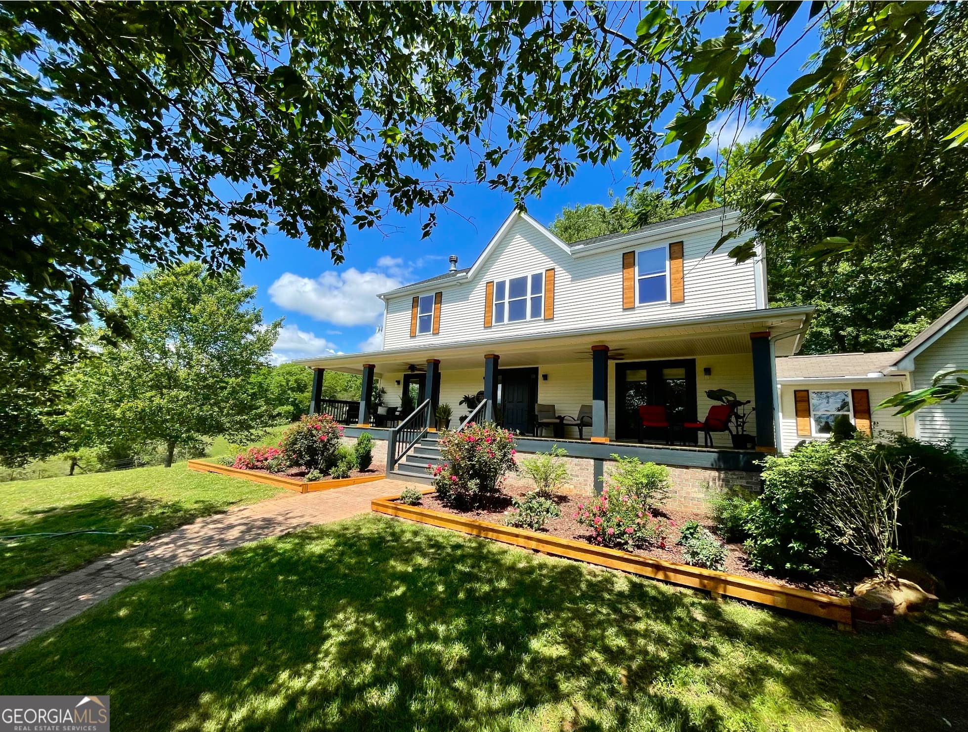 4 bedroom, 2.5 bathroom, 3,346 sq ft single family residence sold at 289 Sutton Lane, Franklin, NC 28734