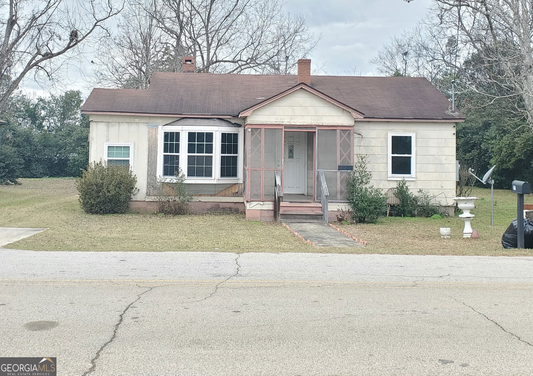 2 bedroom, 1 bathroom, 94 sq ft single family residence under contract at 219 Cypress Street, Sandersville, GA 31082 — photo 3