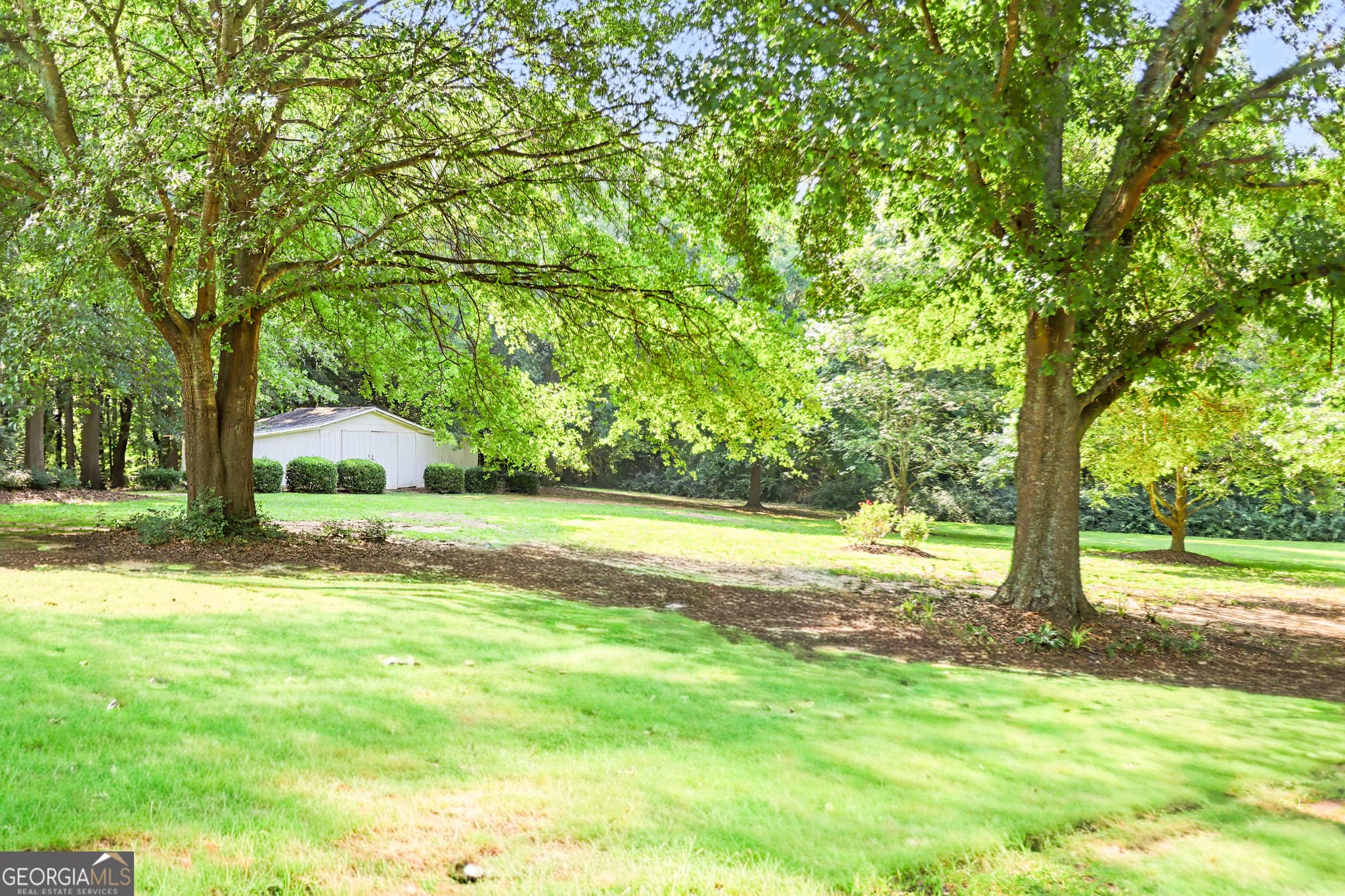 4 bedroom, 3.5 bathroom, 3,200 sq ft single family residence for sale at 235 Minish Lake Road, Commerce, GA 30530 — photo 7