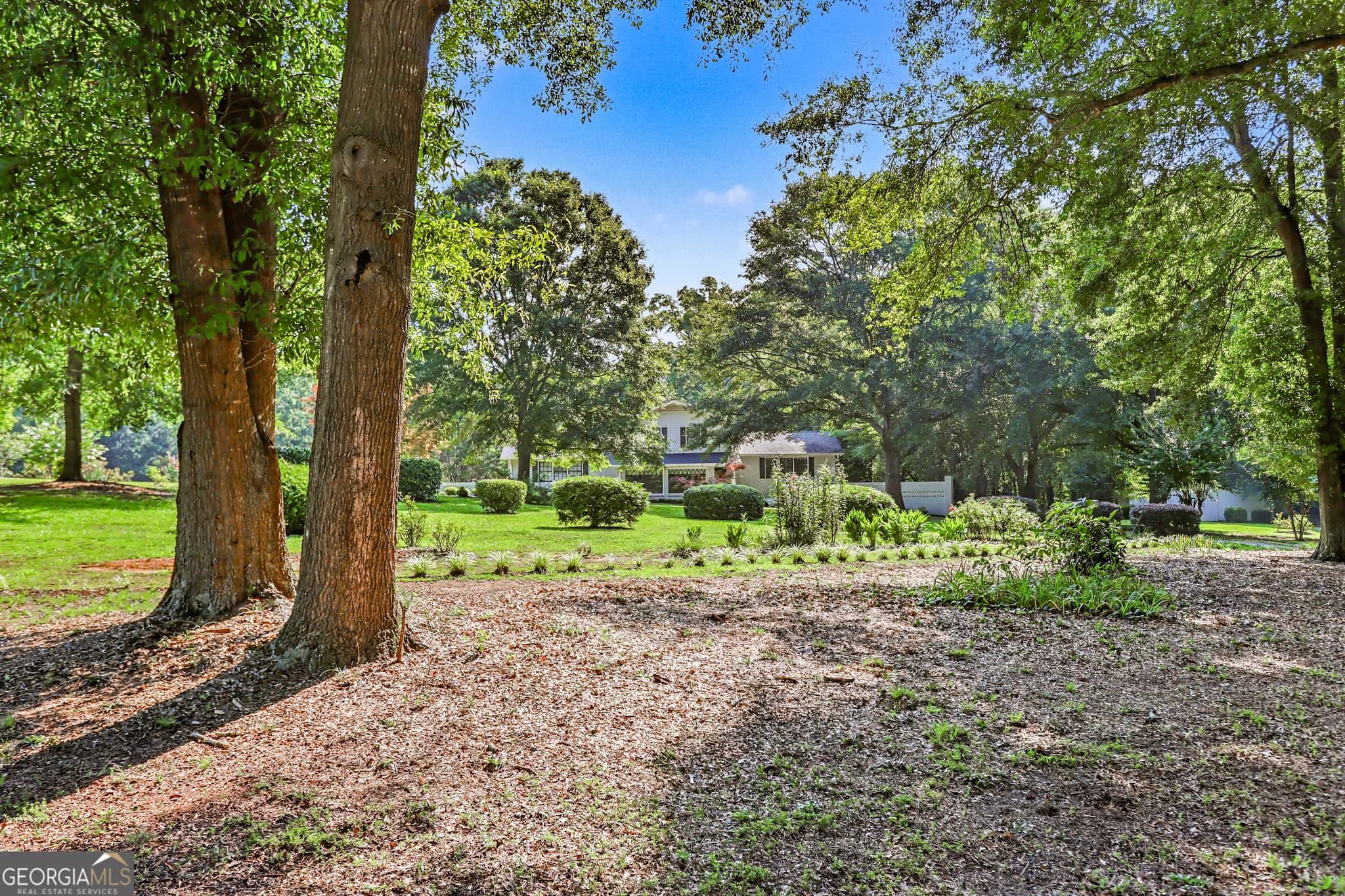 4 bedroom, 3.5 bathroom, 3,200 sq ft single family residence for sale at 235 Minish Lake Road, Commerce, GA 30530 — photo 8