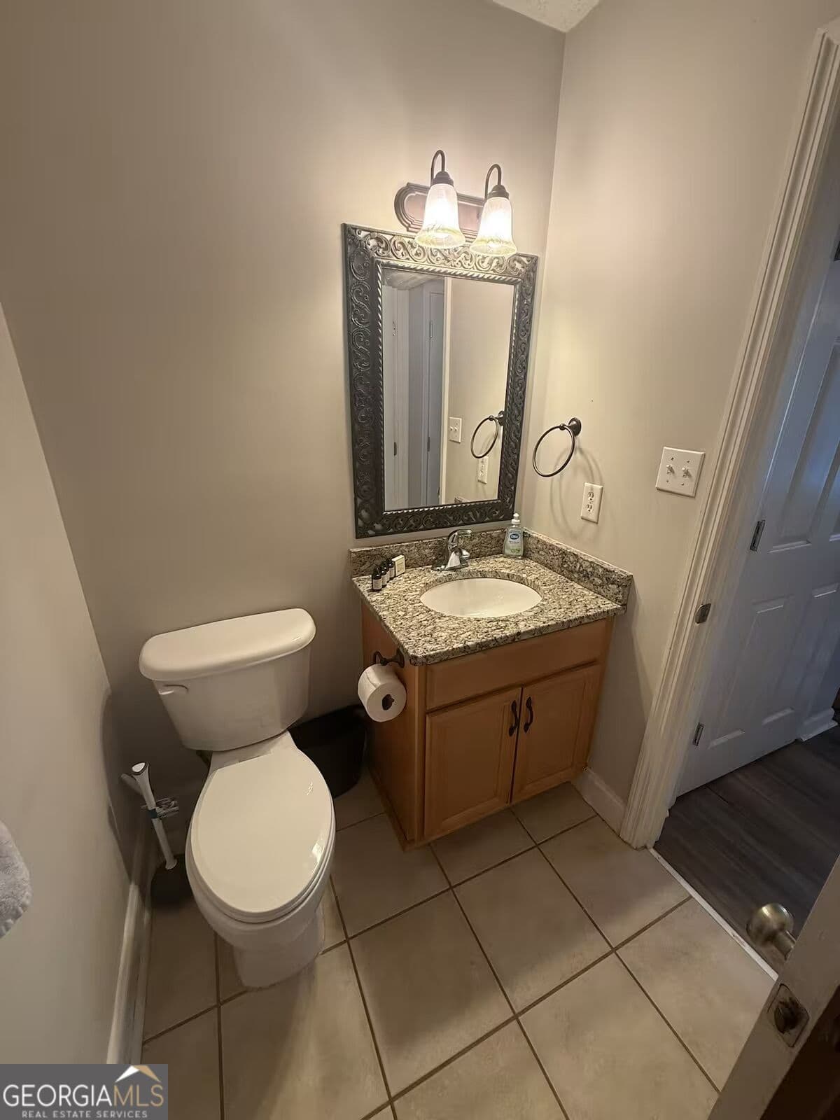 2 bedroom, 2 bathroom, 972 sq ft condominium for sale at 1055 Baxter Street 503, Athens, GA 30606 — photo 3