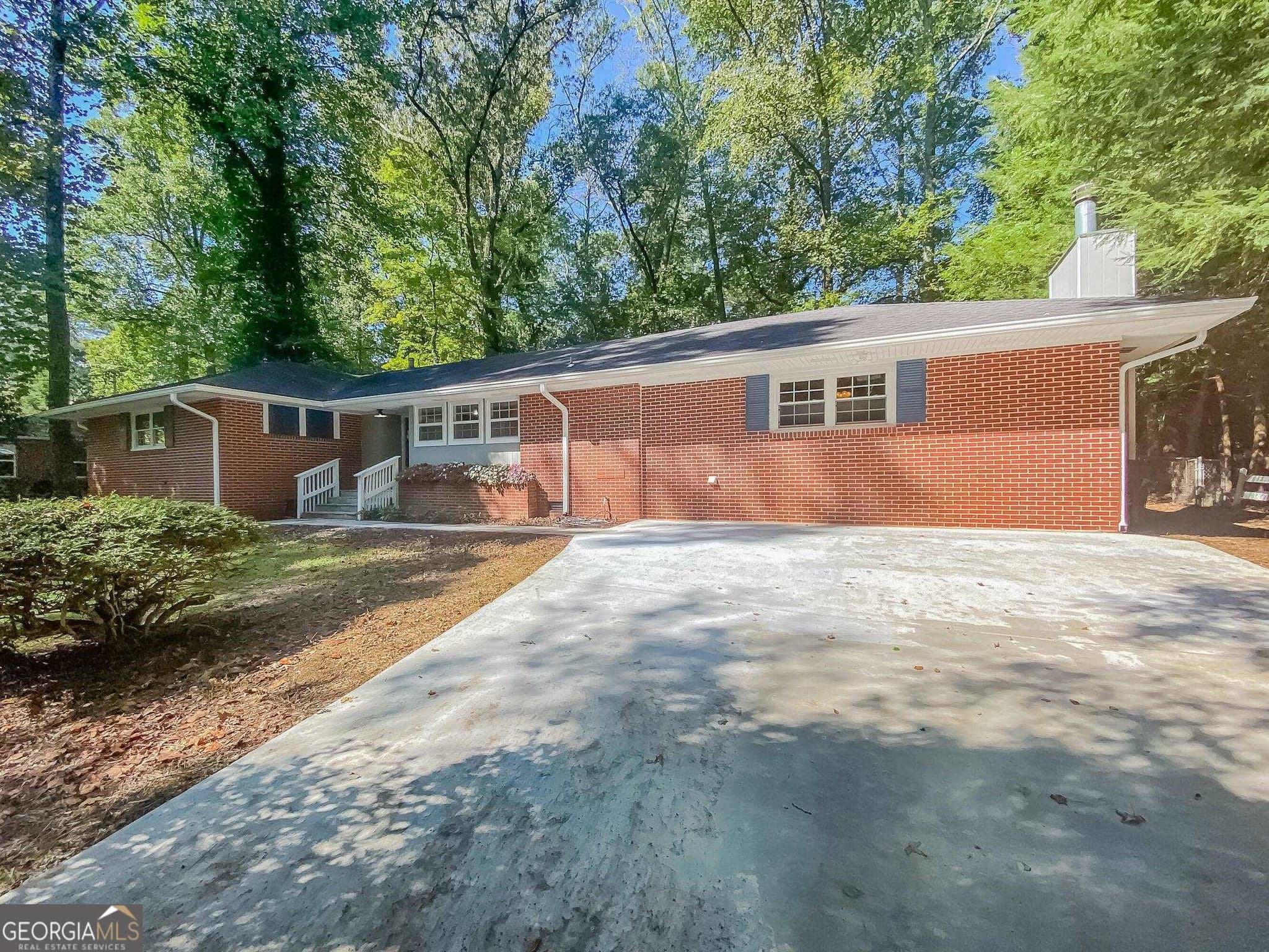 4 bedroom, 3 bathroom, 1,911 sq ft single family residence sold at 403 Oakland Drive, Lafayette, GA 30728