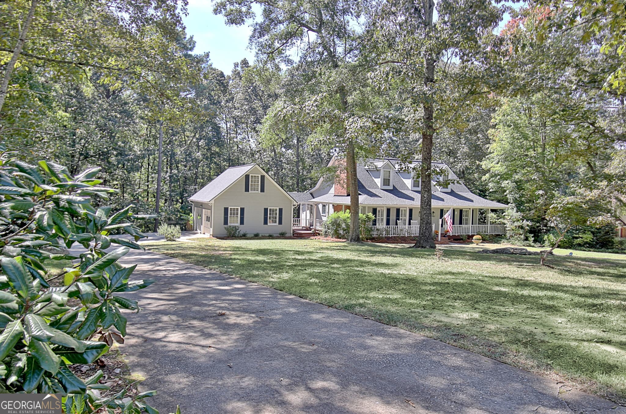 4 bedroom, 2.5 bathroom, 2,651 sq ft single family residence for sale at 175 Chimney Springs, Tyrone, GA 30290 — photo 2
