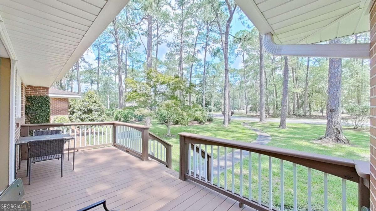 3 bedroom, 2 bathroom, 2,442 sq ft single family residence for sale at 300 Betty Street, Thomasville, GA 31792 — photo 6
