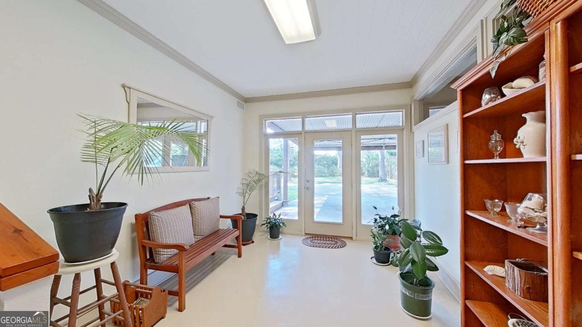 3 bedroom, 2 bathroom, 2,442 sq ft single family residence for sale at 300 Betty Street, Thomasville, GA 31792 — photo 3