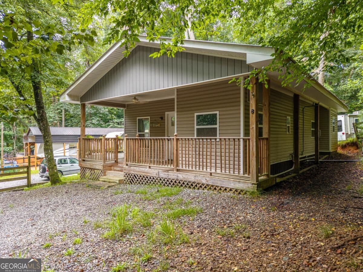 2 bedroom, 1 bathroom, 841 sq ft single family residence for sale at 8 17Th Street, Ellijay, GA 30540 — photo 3
