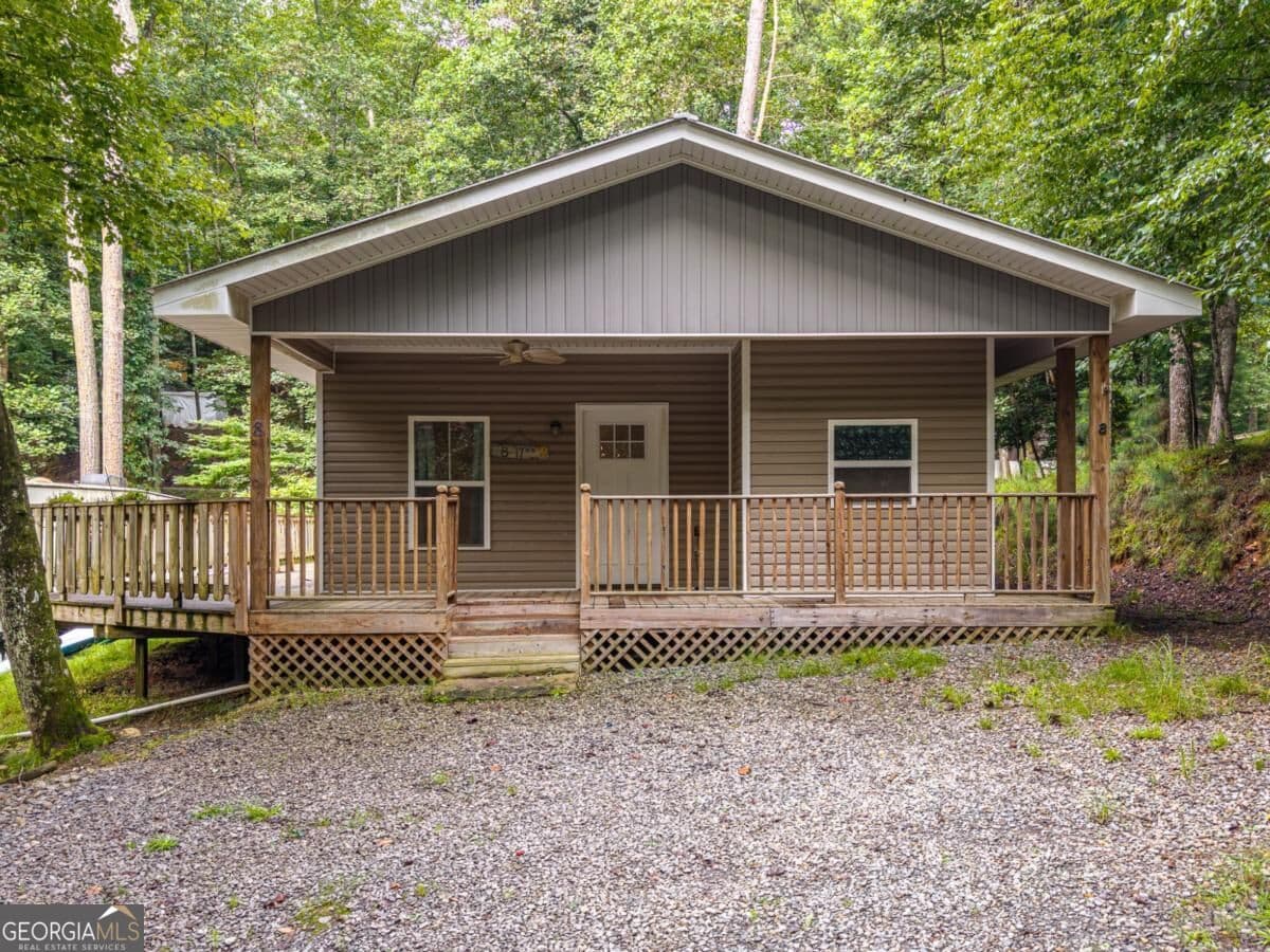 2 bedroom, 1 bathroom, 841 sq ft single family residence for sale at 8 17Th Street, Ellijay, GA 30540