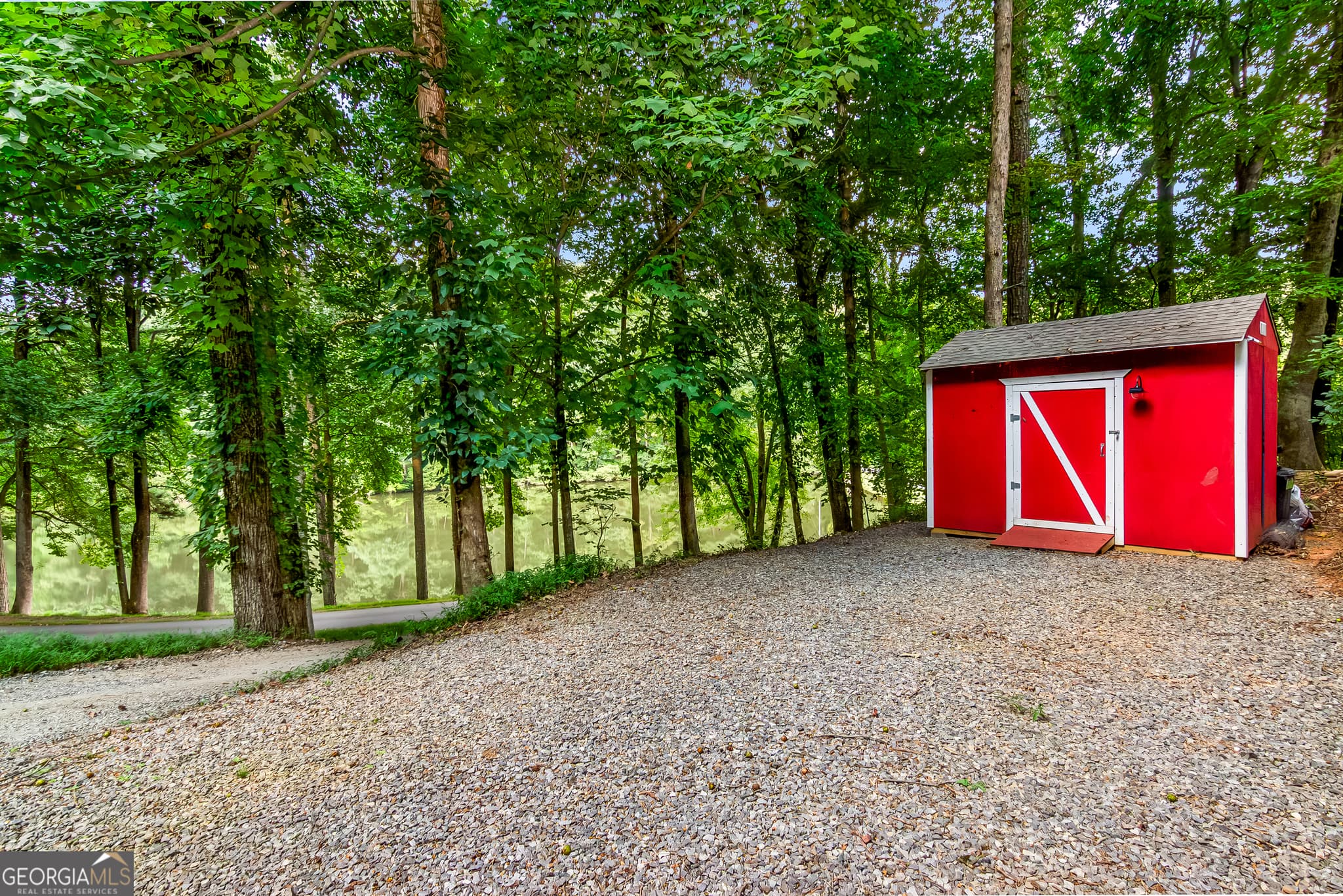 3 bedroom, 2 bathroom, 2,016 sq ft cabin,single family residence for sale at 165 Timberwalk Drive, Ellijay, GA 30540 — photo 7
