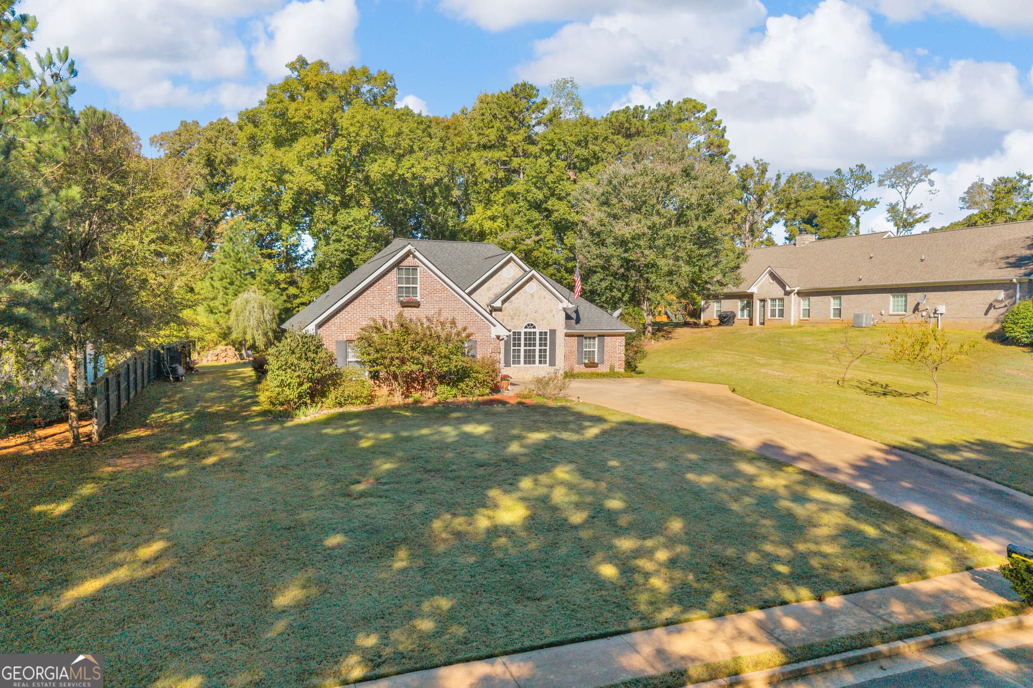 4 bedroom, 2.5 bathroom, 2,366 sq ft single family residence for sale at 102 Genessa Court, Mansfield, GA 30055 — photo 9