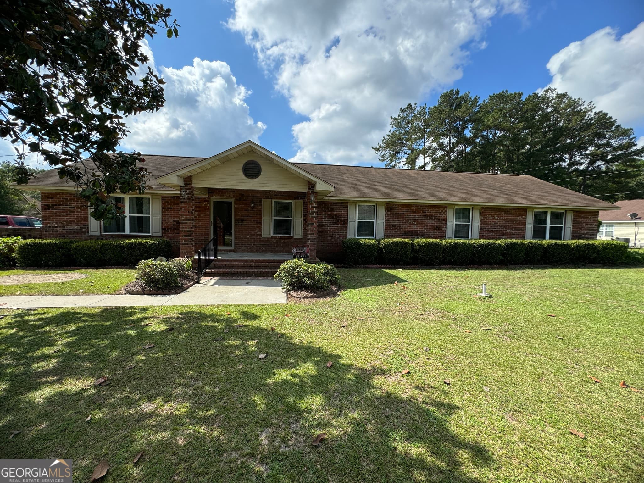 4 bedroom, 2 bathroom, 2,229 sq ft single family residence sold at 190 Freeman Drive, Ellabell, GA 31308