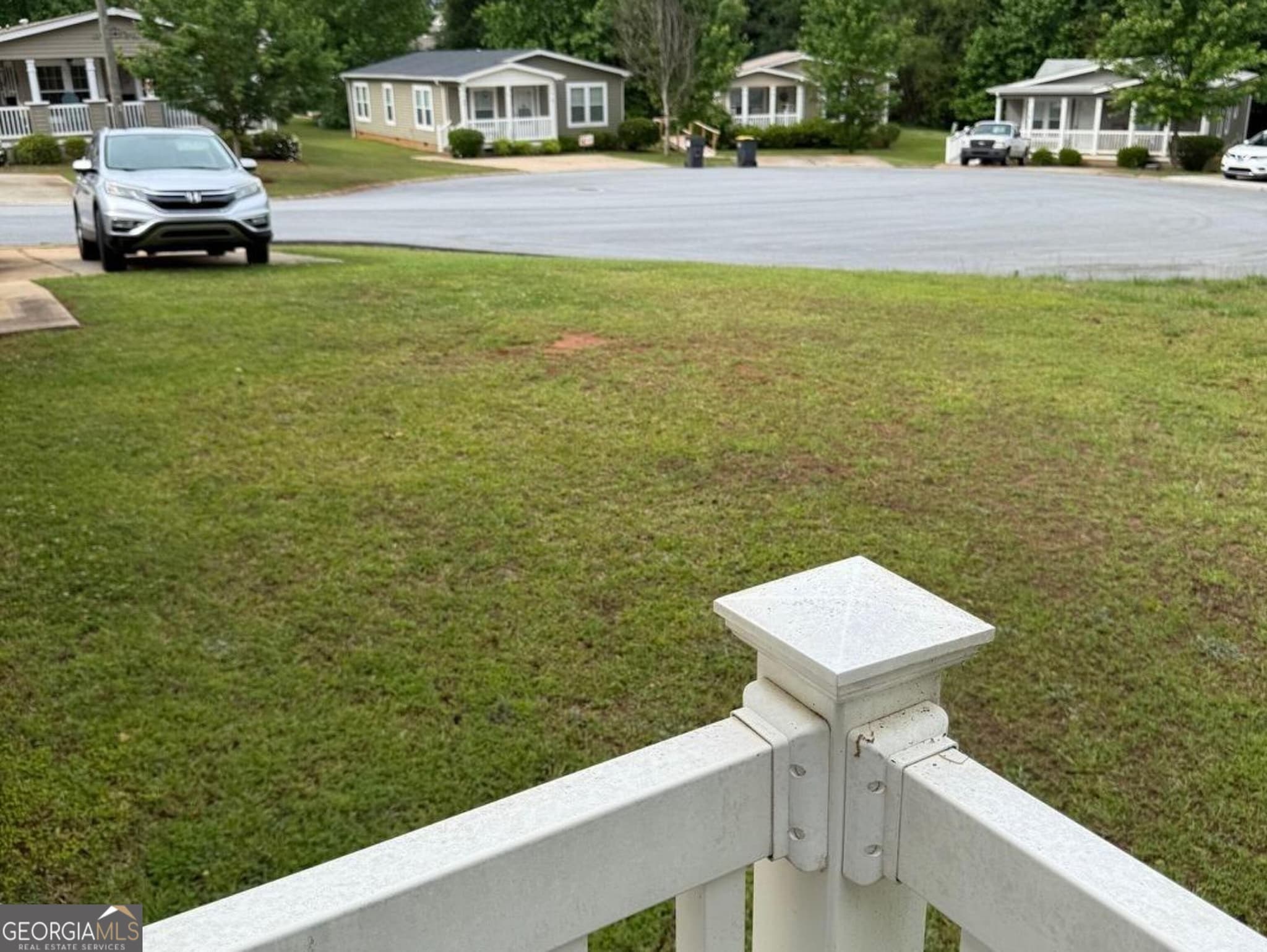 3 bedroom, 2 bathroom, 1,512 sq ft manufactured home,single family residence for sale at 19 Redwood Circle, Newnan, GA 30263 — photo 7