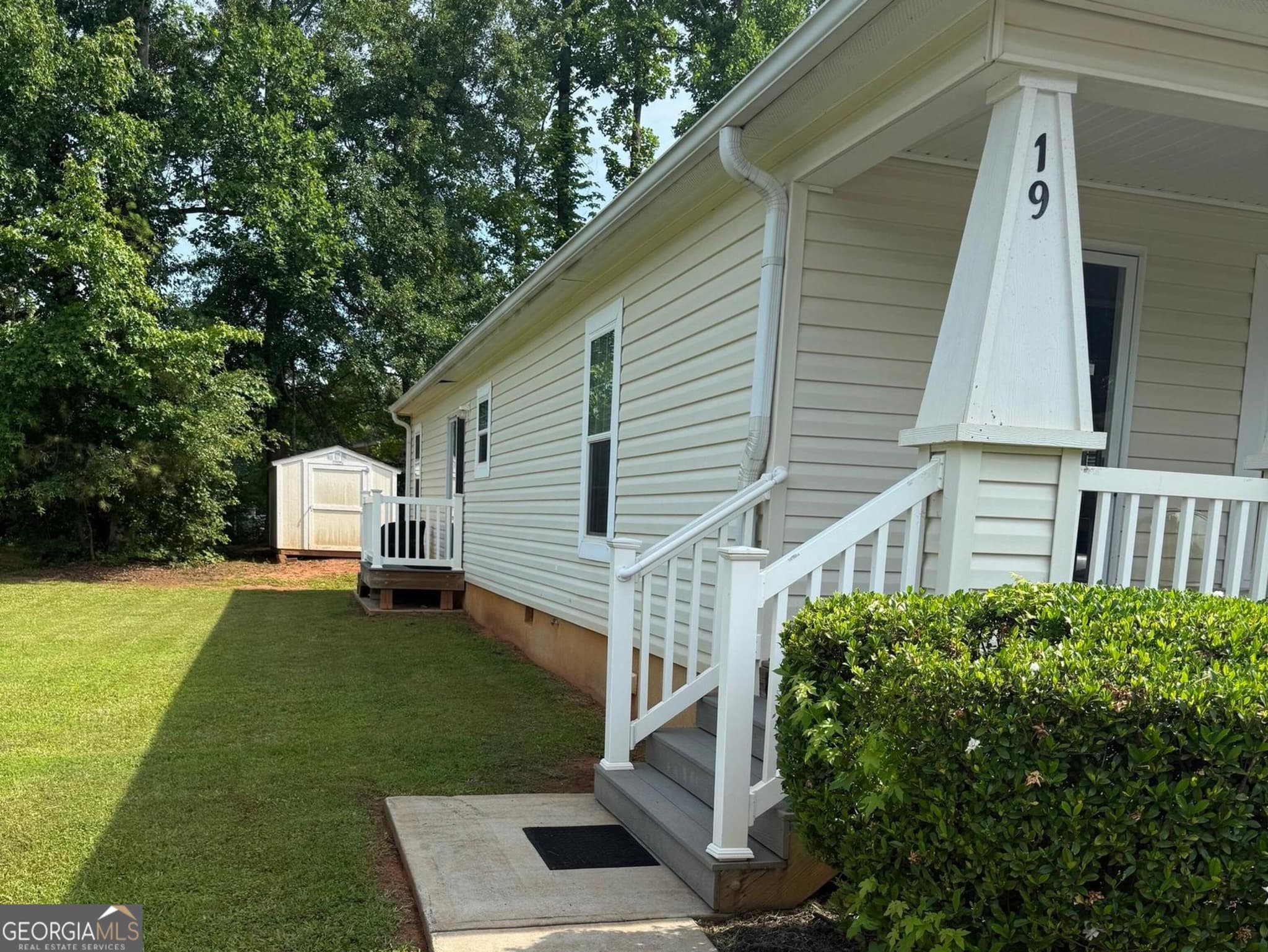 3 bedroom, 2 bathroom, 1,512 sq ft manufactured home,single family residence for sale at 19 Redwood Circle, Newnan, GA 30263 — photo 3