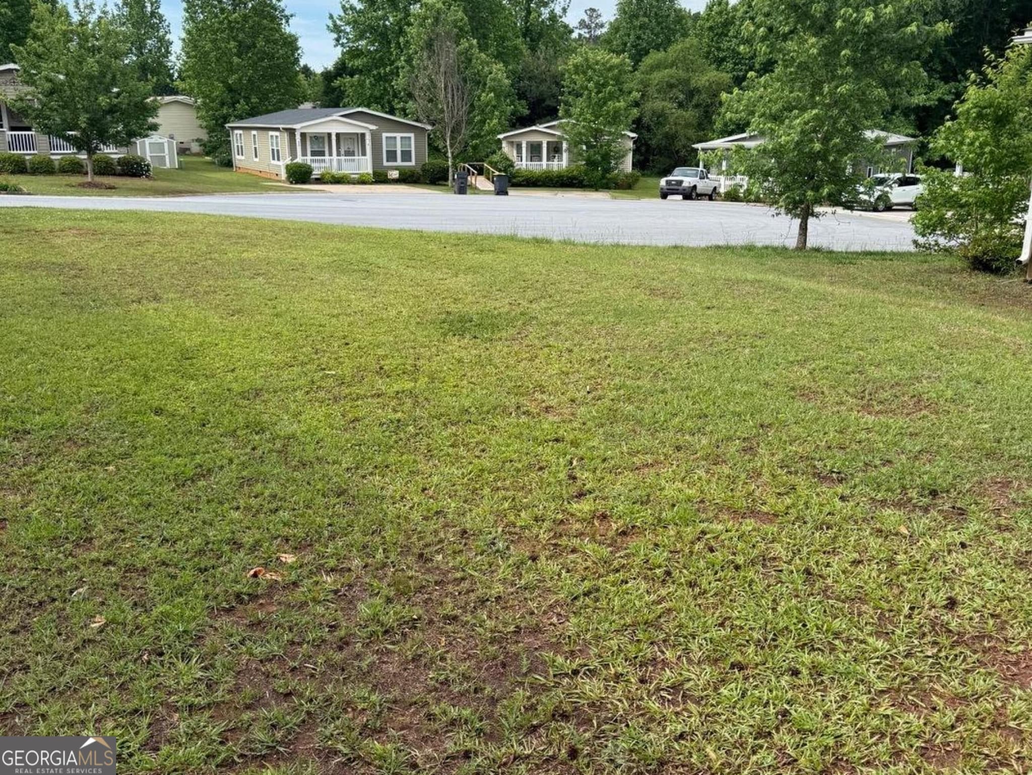 3 bedroom, 2 bathroom, 1,512 sq ft manufactured home,single family residence for sale at 19 Redwood Circle, Newnan, GA 30263 — photo 9