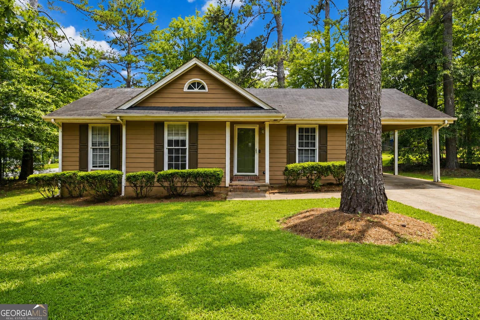 3 bedroom, 2 bathroom, 1,008 sq ft single family residence for sale at 241 Rutledge Drive, Winder, GA 30680 — photo 2