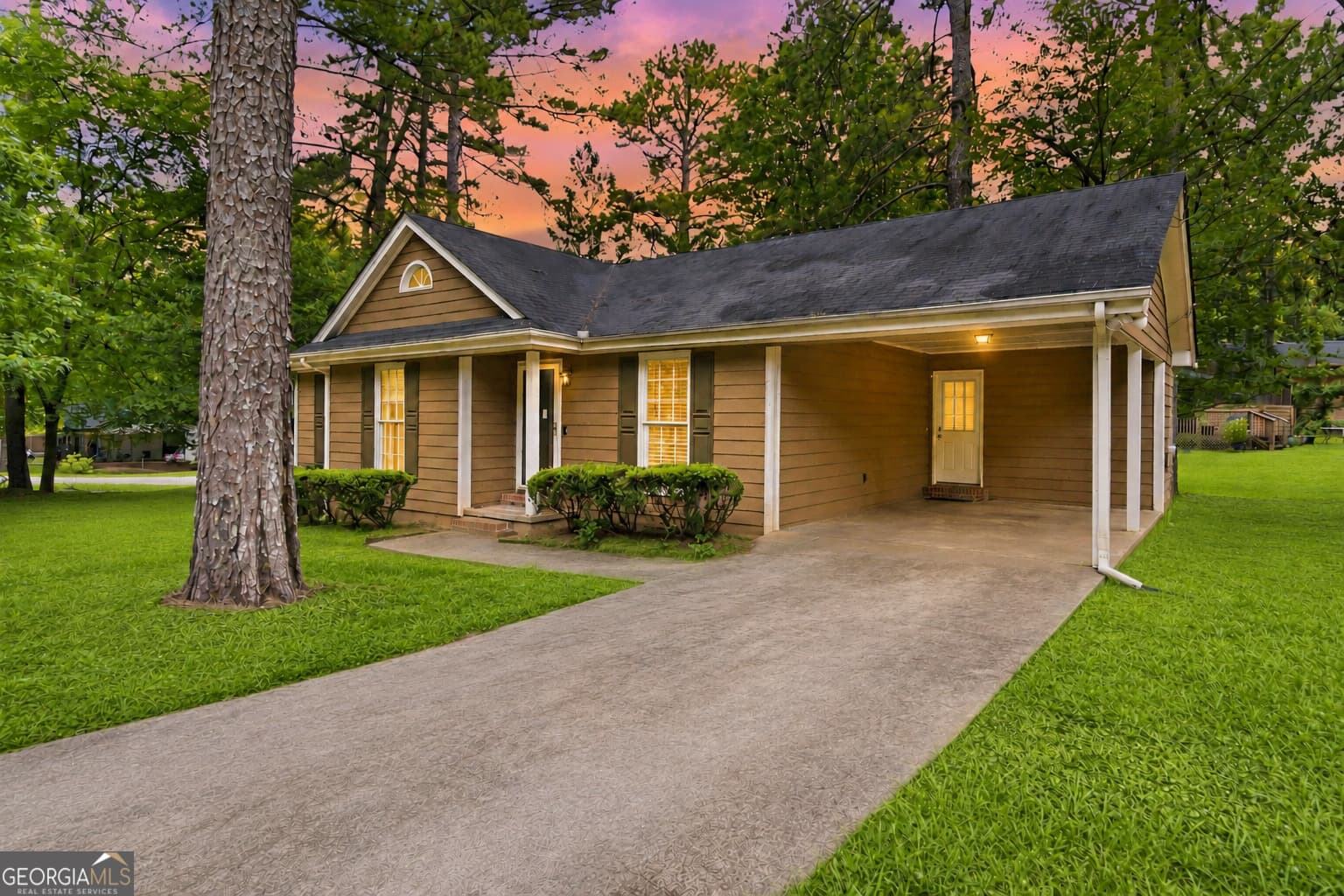 3 bedroom, 2 bathroom, 1,008 sq ft single family residence for sale at 241 Rutledge Drive, Winder, GA 30680
