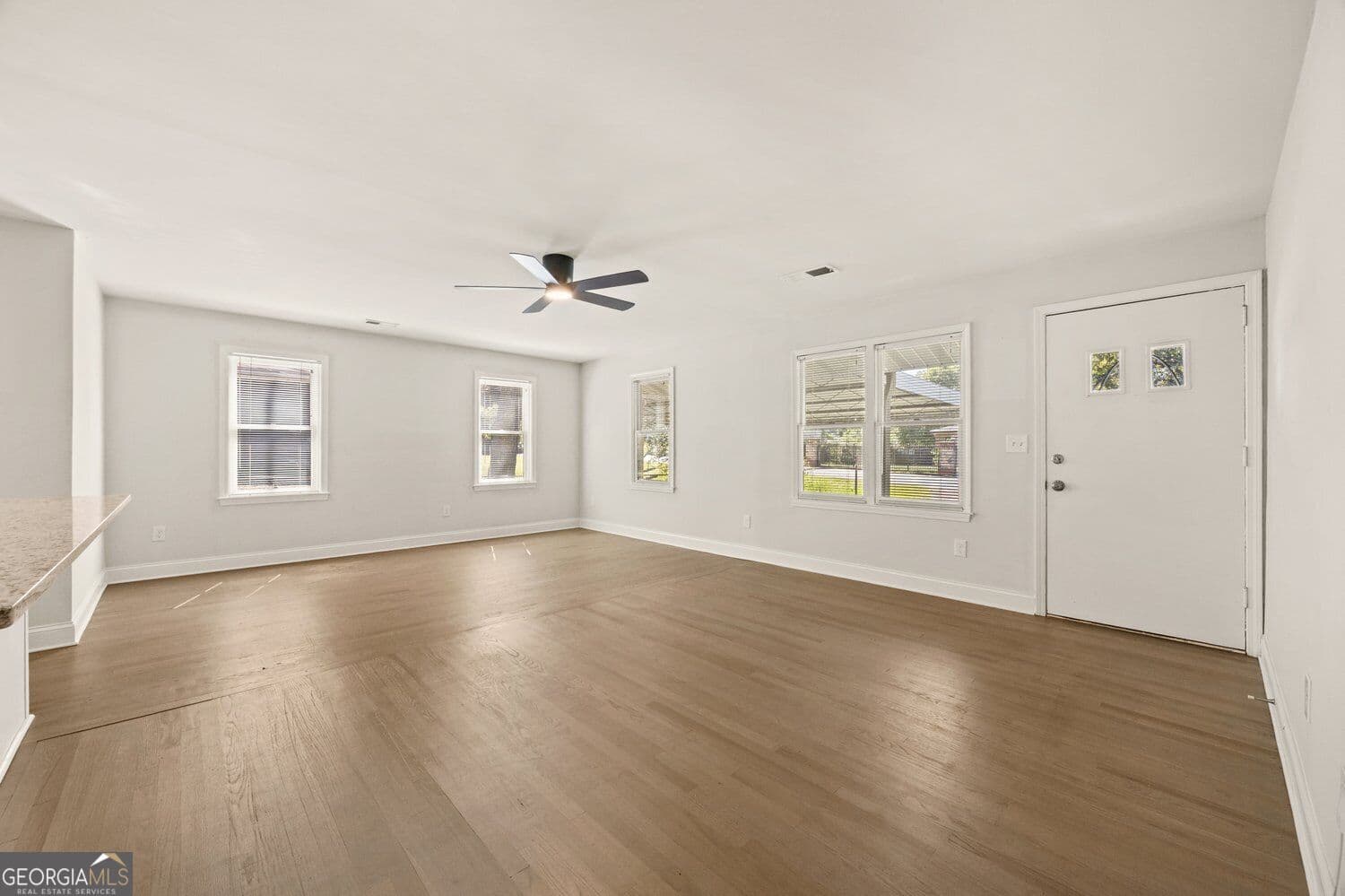 3 bedroom, 2 bathroom, 1,075 sq ft single family residence for sale at 2593 Walton Way, Marietta, GA 30060 — photo 7