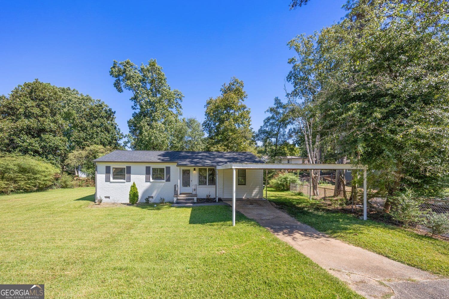 3 bedroom, 2 bathroom, 1,075 sq ft single family residence for sale at 2593 Walton Way, Marietta, GA 30060