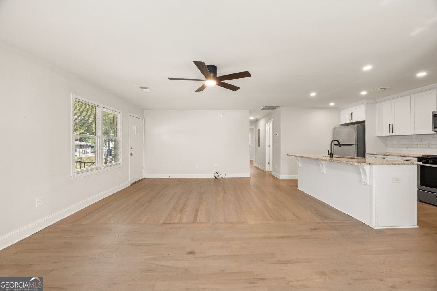 3 bedroom, 2 bathroom, 1,075 sq ft single family residence for sale at 2593 Walton Way, Marietta, GA 30060 — photo 9