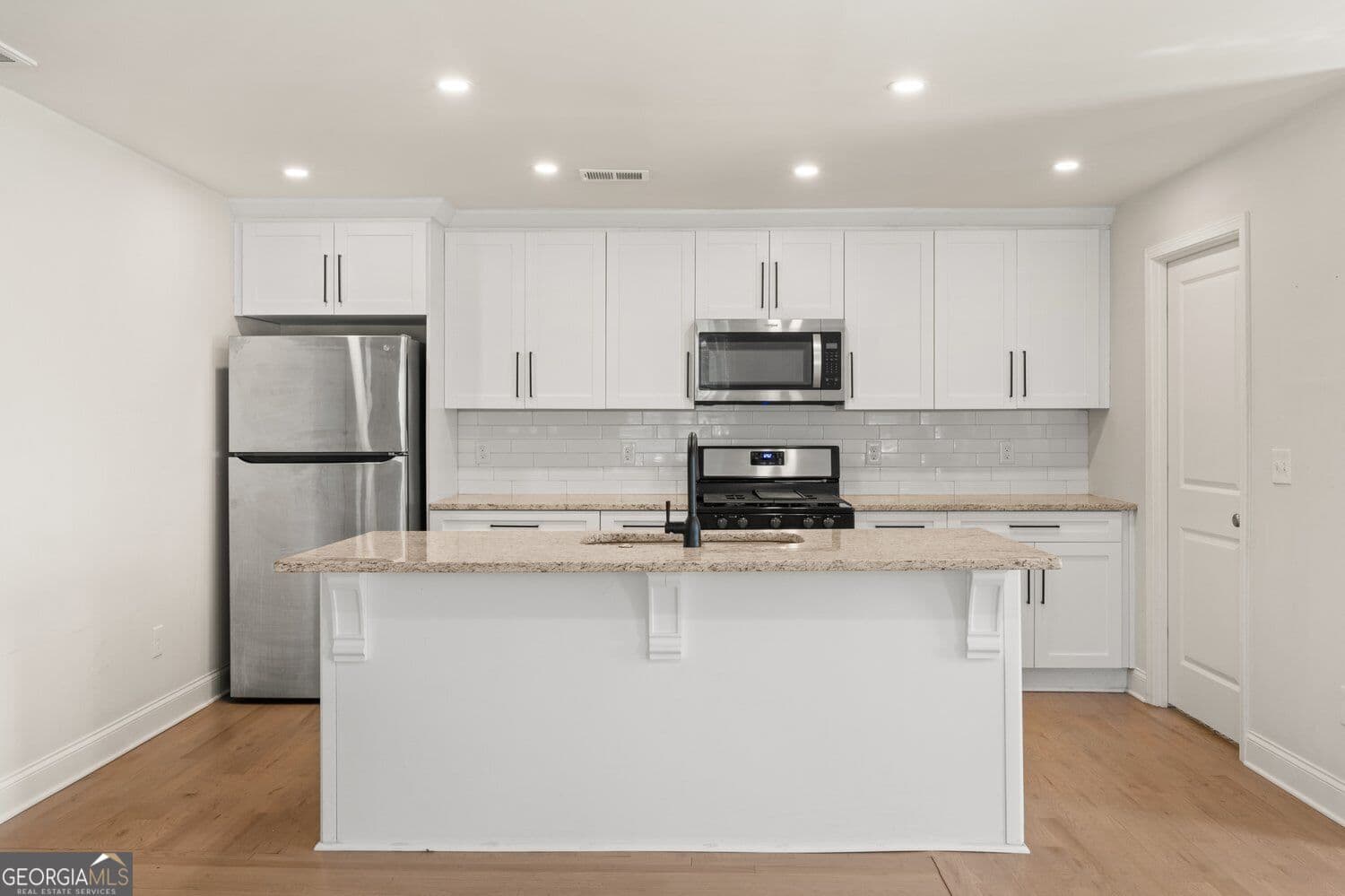 3 bedroom, 2 bathroom, 1,075 sq ft single family residence for sale at 2593 Walton Way, Marietta, GA 30060 — photo 10