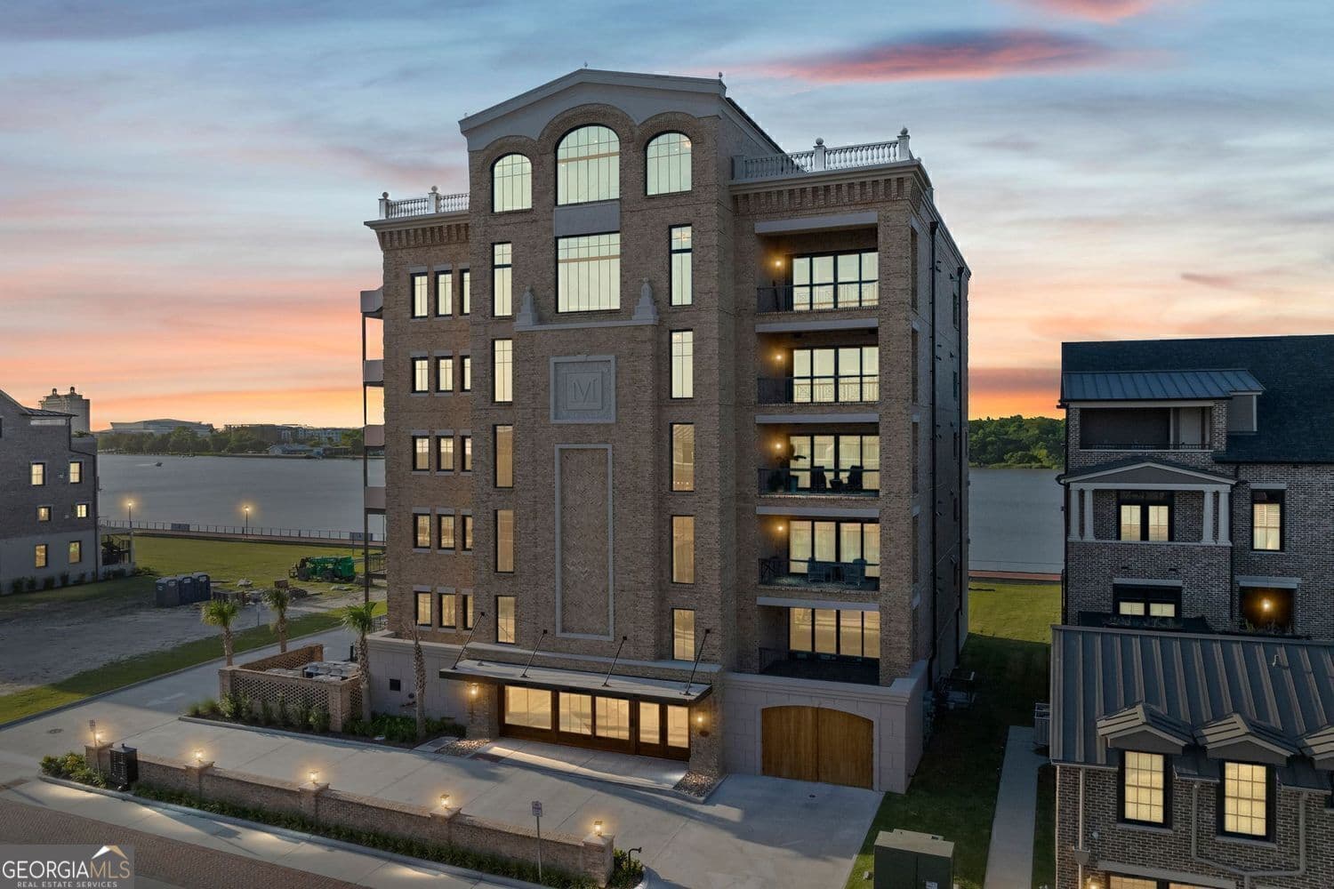 3 bedroom, 3.5 bathroom, 4,515 sq ft condominium for sale at 440 Geo Meyer Avenue 4, Savannah, GA 31401 — photo 2