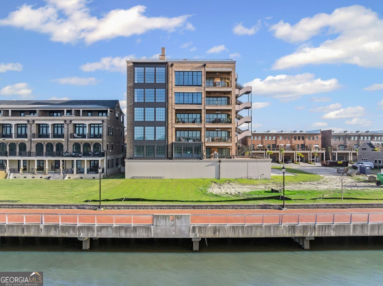 3 bedroom, 3.5 bathroom, 4,515 sq ft condominium for sale at 440 Geo Meyer Avenue 4, Savannah, GA 31401 — photo 3