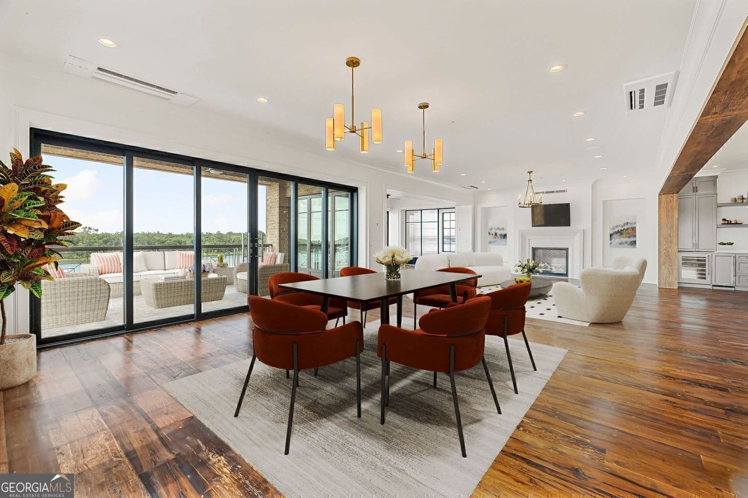3 bedroom, 3.5 bathroom, 4,515 sq ft condominium for sale at 440 Geo Meyer Avenue 4, Savannah, GA 31401 — photo 9