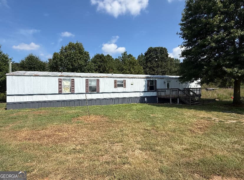 2 bedroom, 2 bathroom, 816 sq ft manufactured home,single family residence for rent at 8874 Ga Highway 17, Bowersville, GA 30516 for $1,150 a month — photo 2