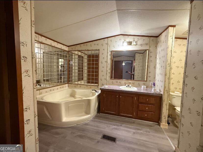 2 bedroom, 2 bathroom, 816 sq ft manufactured home,single family residence for rent at 8874 Ga Highway 17, Bowersville, GA 30516 for $1,150 a month — photo 5