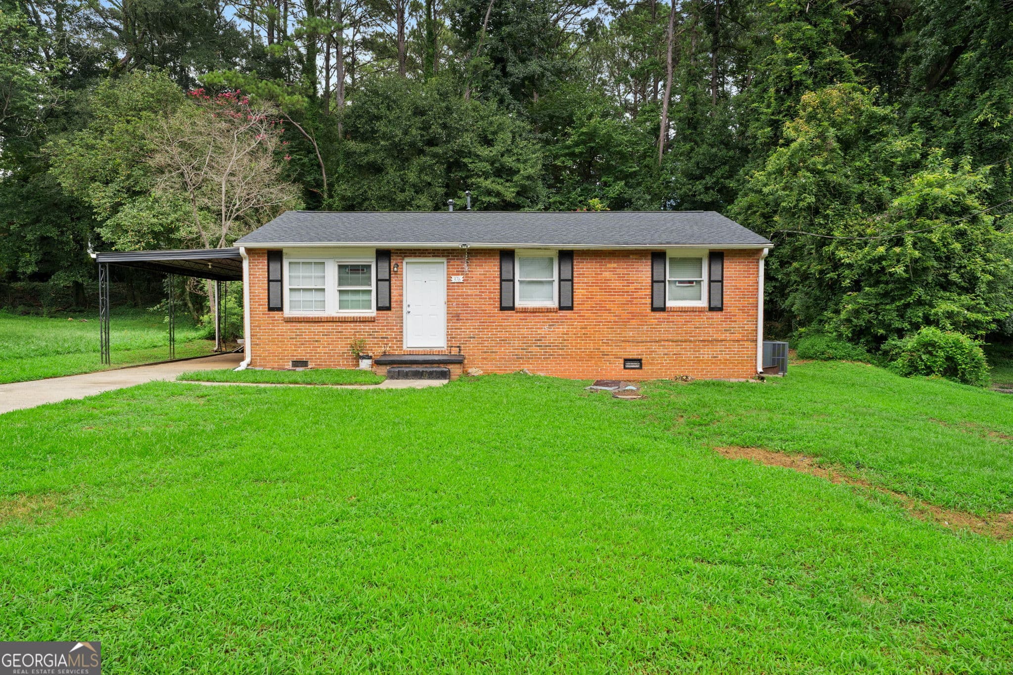 3 bedroom, 1 bathroom, 1,000 sq ft single family residence for sale at 376 Cologne Drive, Atlanta, GA 30354 — photo 2
