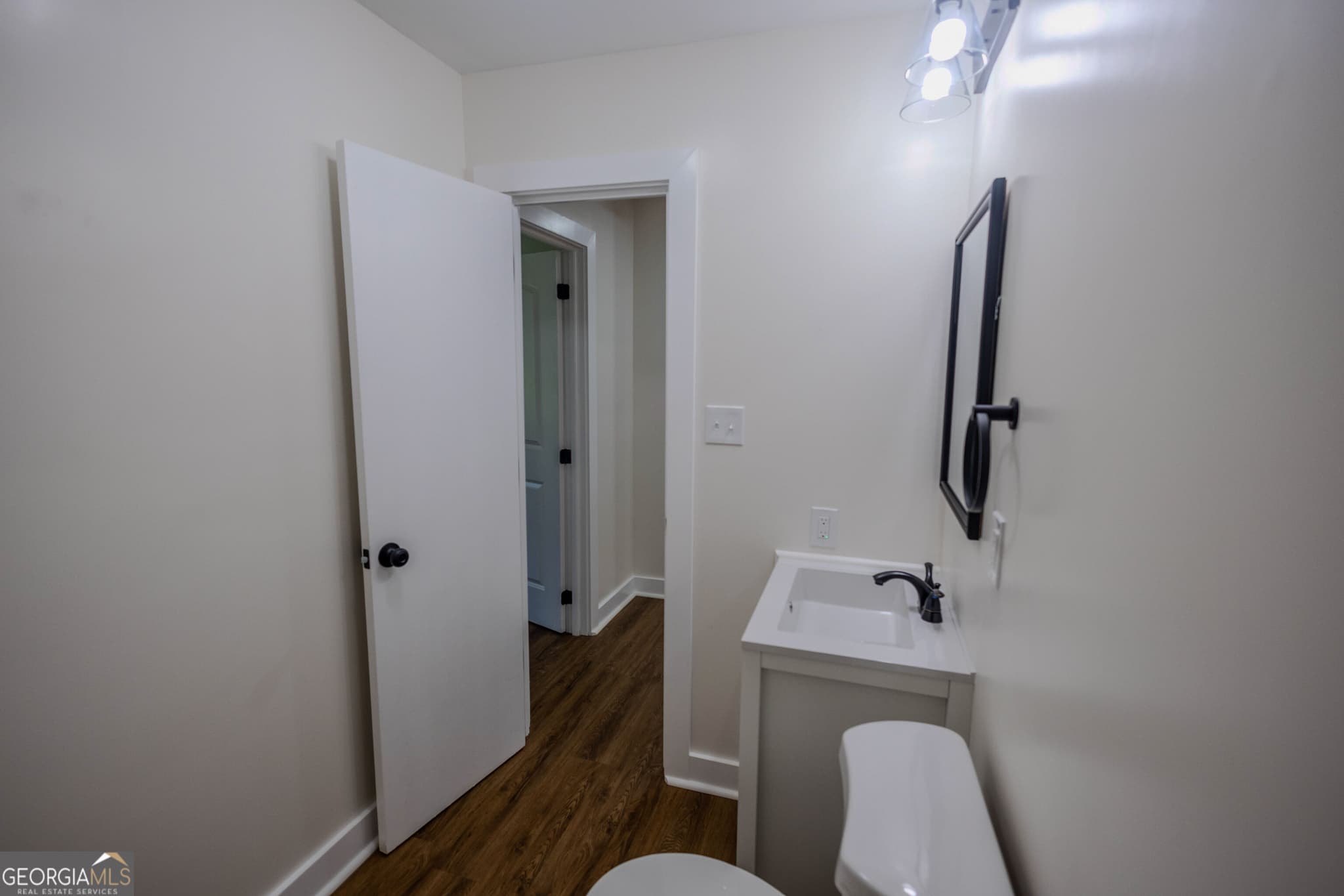 4 bedroom, 3.5 bathroom, 2,600 sq ft single family residence for sale at 190 Cedar Pond Road, Hartwell, GA 30643 — photo 6