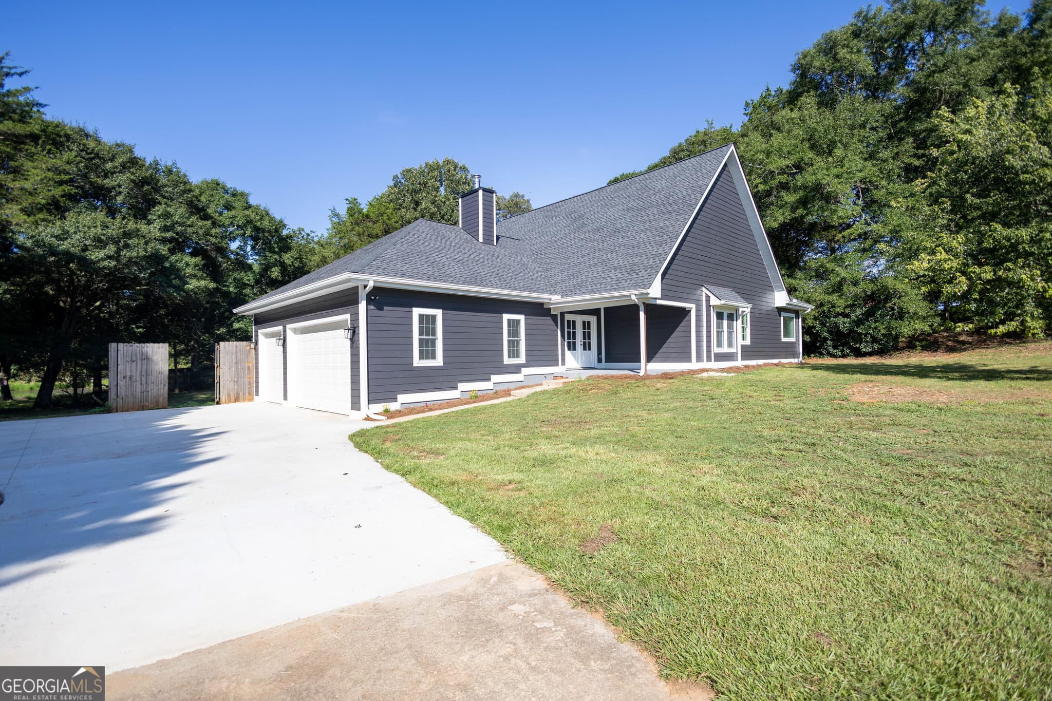 4 bedroom, 3.5 bathroom, 2,600 sq ft single family residence for sale at 190 Cedar Pond Road, Hartwell, GA 30643 — photo 1 of 31