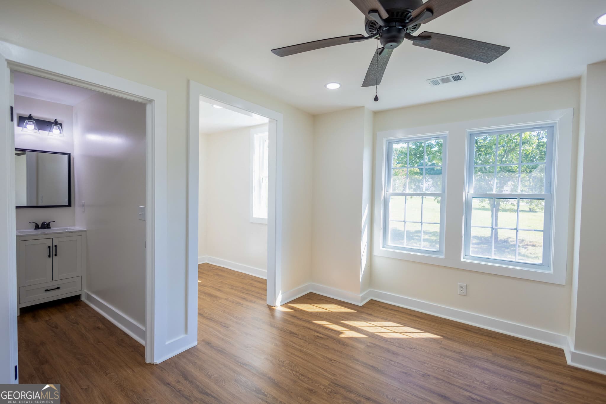 4 bedroom, 3.5 bathroom, 2,600 sq ft single family residence for sale at 190 Cedar Pond Road, Hartwell, GA 30643 — photo 9