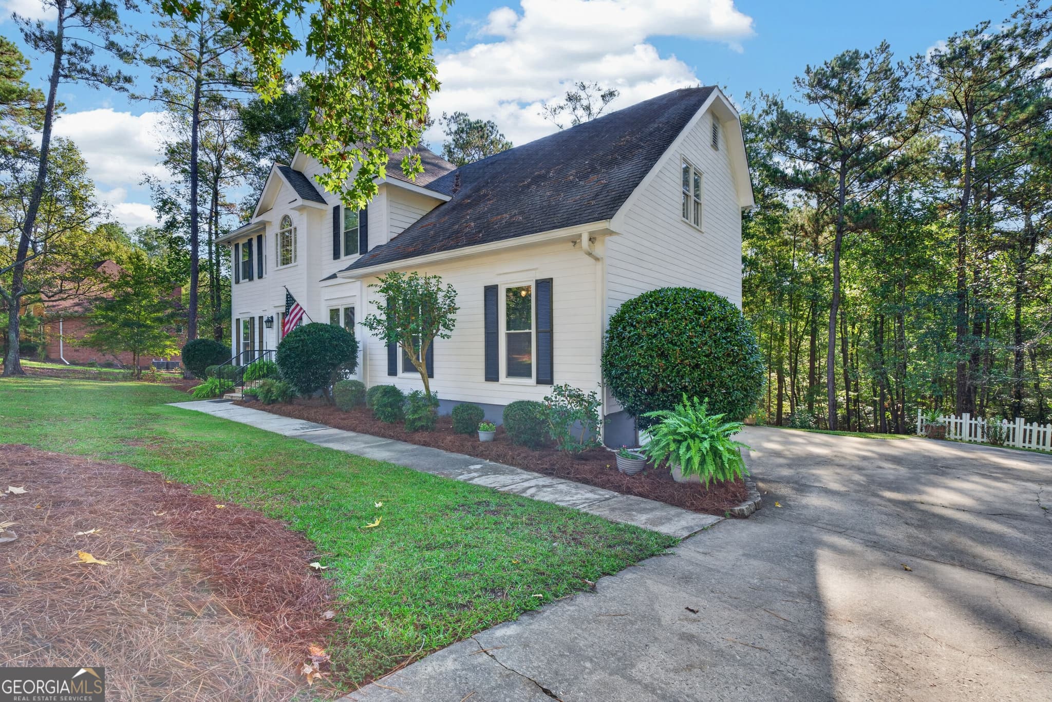 5 bedroom, 2.5 bathroom, 3,036 sq ft single family residence for sale at 122 Jordan Drive, Lizella, GA 31052 — photo 6