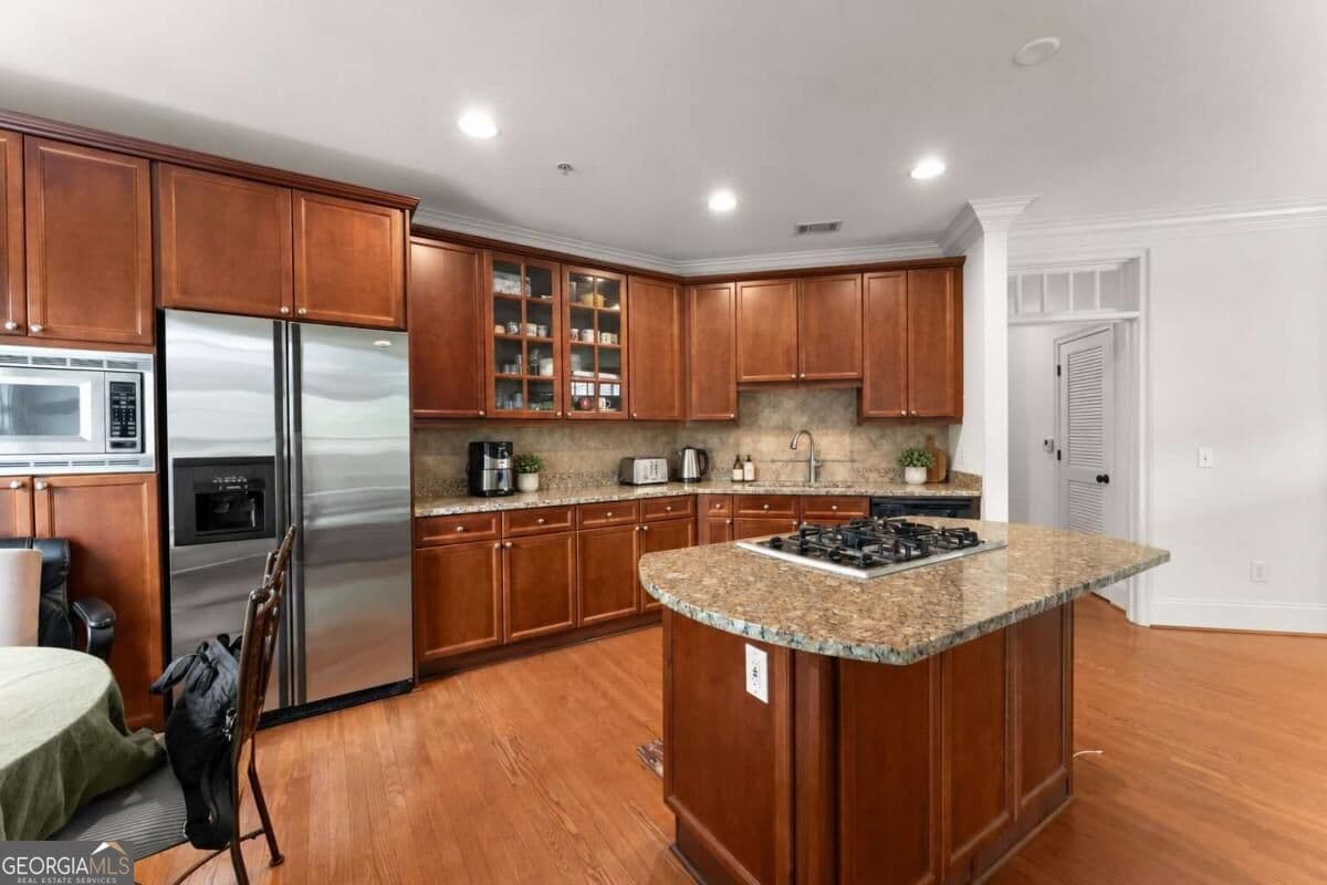 2 bedroom, 2 bathroom, 1,404 sq ft condominium for sale at 828 Highland Lane 2201, Atlanta, GA 30306 — photo 2