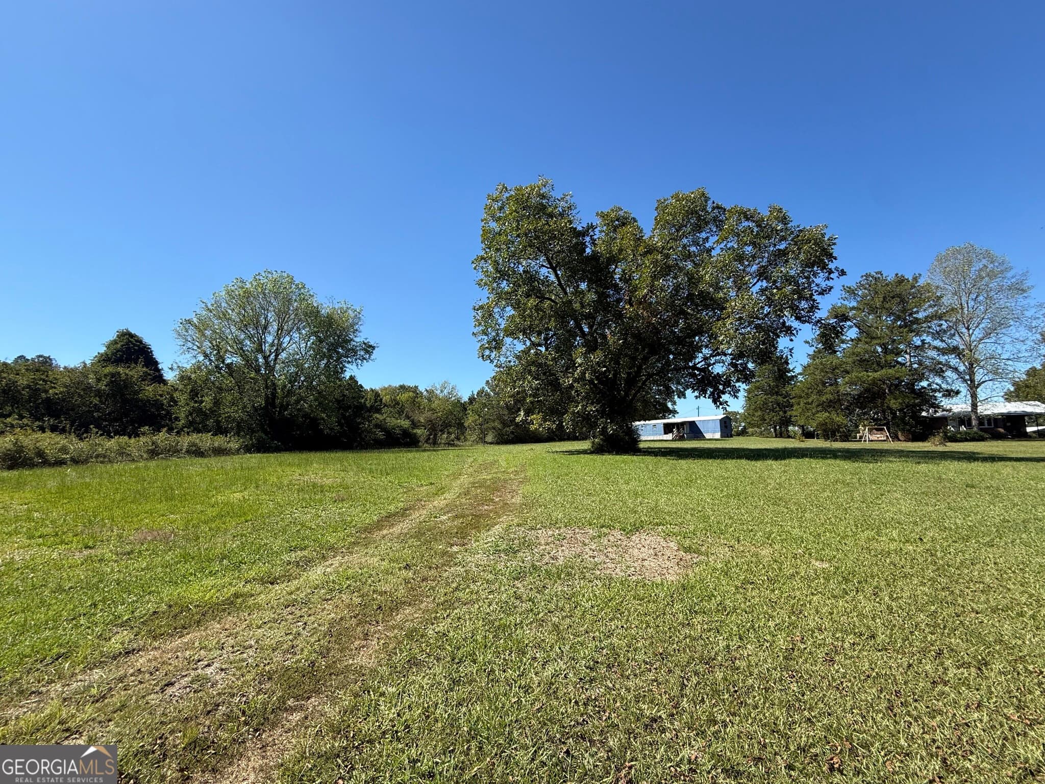 2 bedroom, 2 bathroom, 784 sq ft manufactured home,single family residence for sale at 2325 Lincolnton Highway, Elberton, GA 30635 — photo 1 of 12