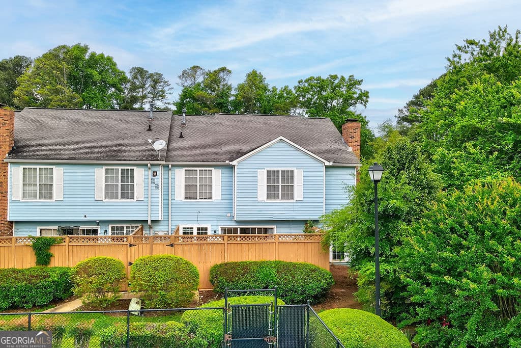 2 bedroom, 2.5 bathroom, 1,176 sq ft condominium sold at 5536 Clover Rise Lane, Norcross, GA 30093