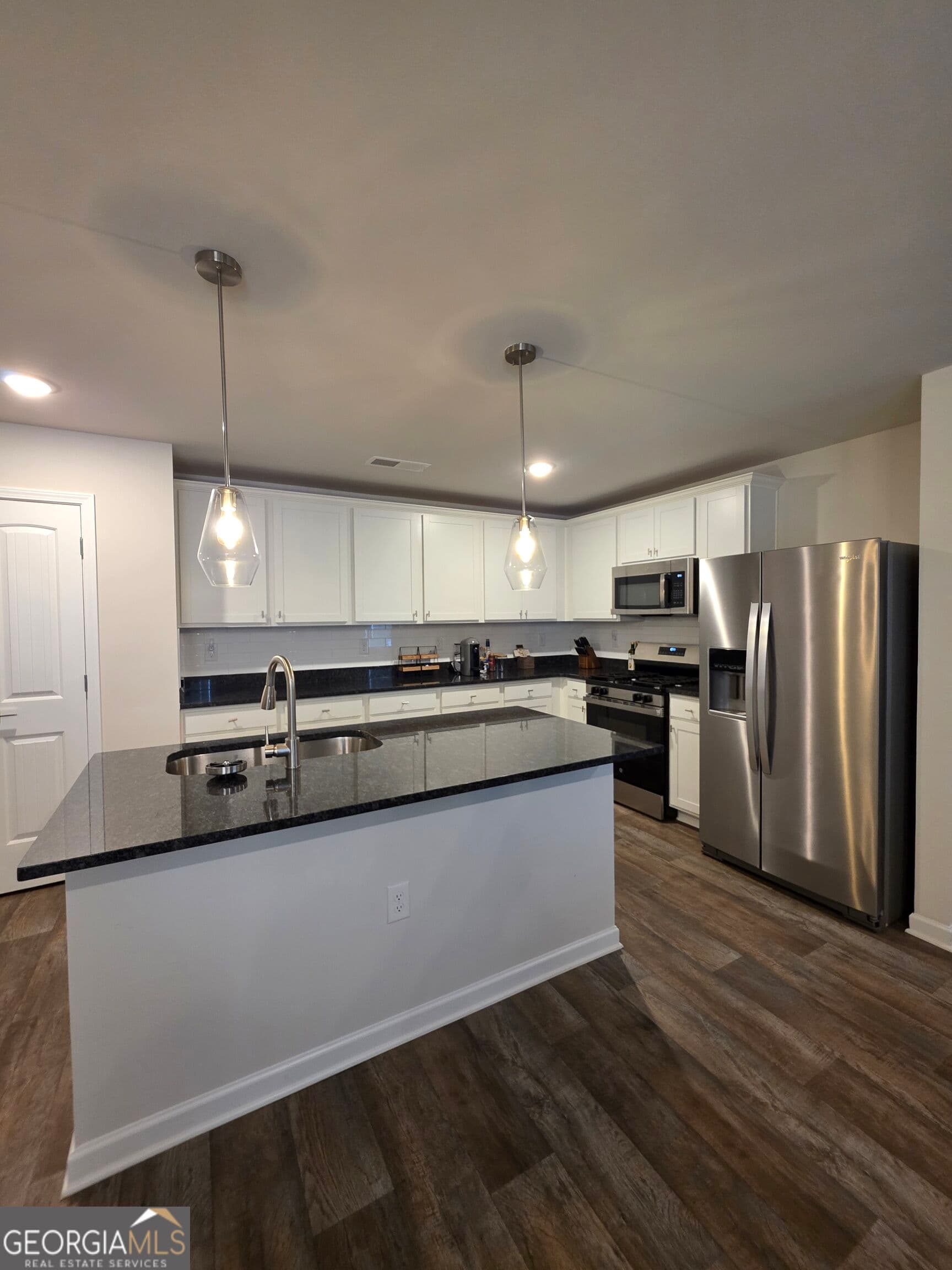 4 bedroom, 2.5 bathroom, 1,900 sq ft single family residence for sale at 205 River Meadow Drive, Lagrange, GA 30241 — photo 9
