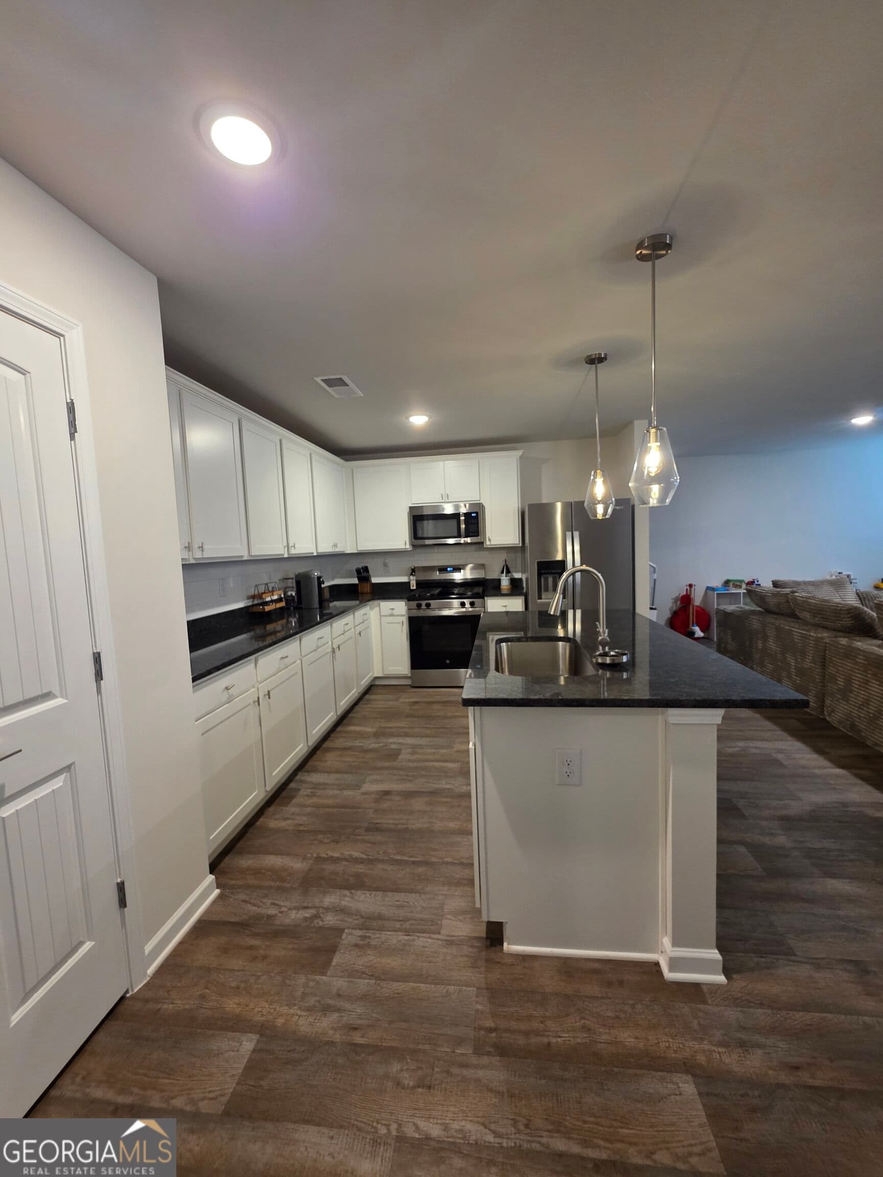 4 bedroom, 2.5 bathroom, 1,900 sq ft single family residence for sale at 205 River Meadow Drive, Lagrange, GA 30241 — photo 8