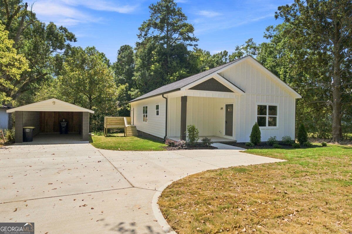 3 bedroom, 2 bathroom, 1,300 sq ft single family residence for sale at 505 Burnett Ferry Road, Rome, GA 30165 — photo 2