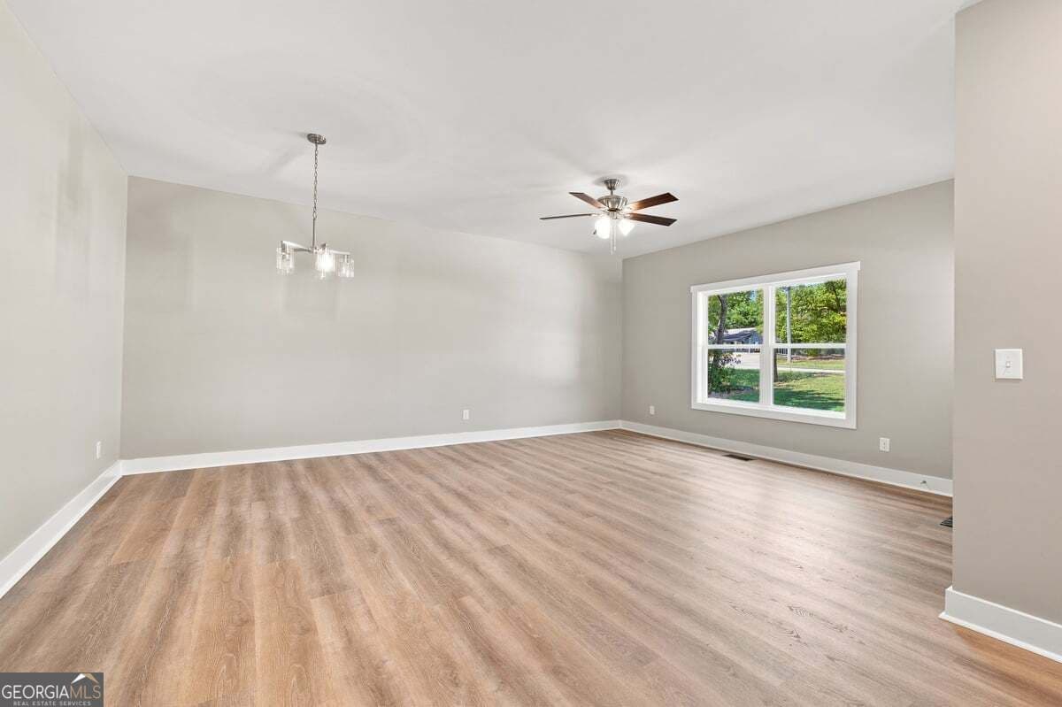 3 bedroom, 2 bathroom, 1,300 sq ft single family residence for sale at 505 Burnett Ferry Road, Rome, GA 30165 — photo 5